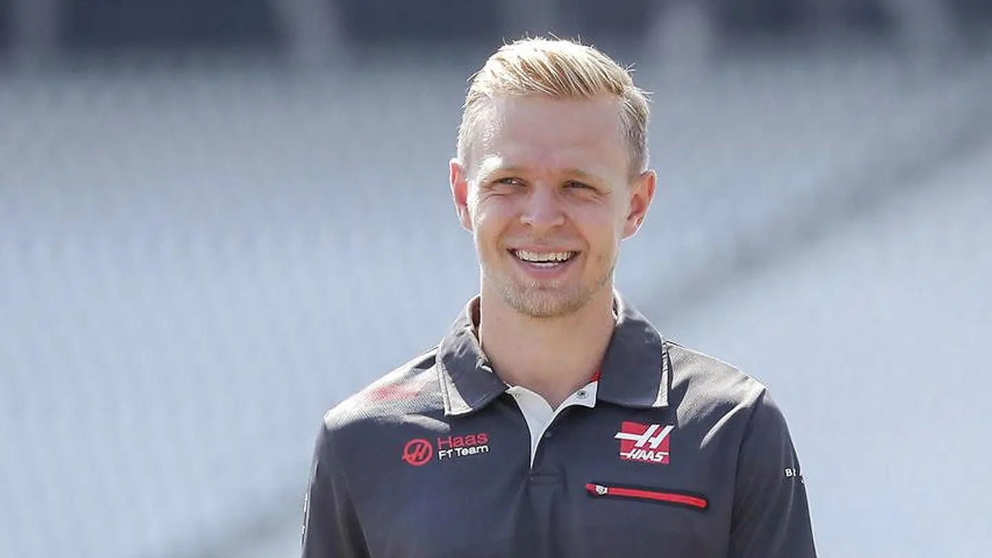 Kevin Magnussen var et stort smil efter 5. pladsen i kvalifikationen ved Tysklands Grand Prix. (Jan Woitas/dpa via AP)