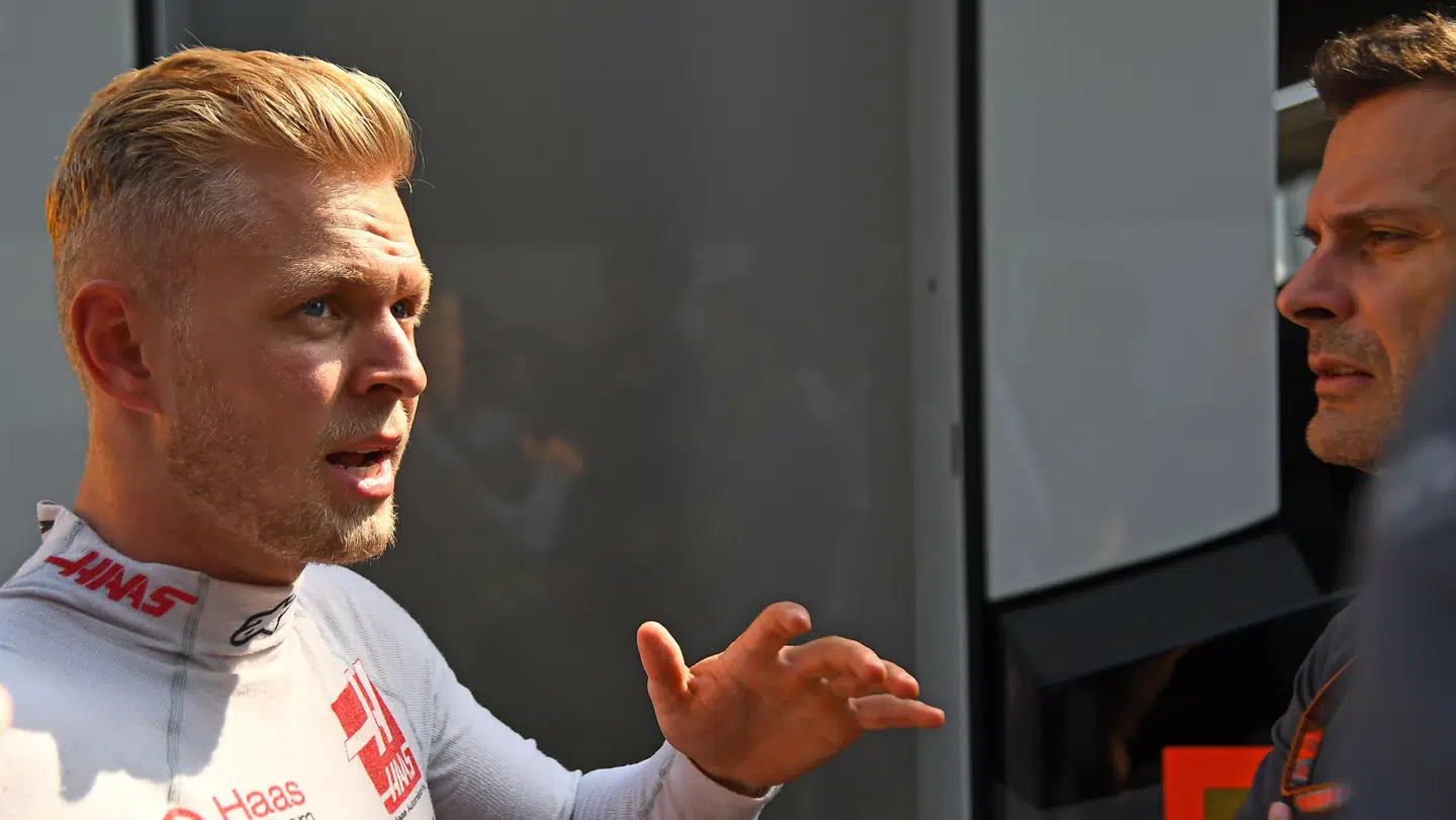 Kevin Magnussen ærgrede sig over flere ting efter Englands Grand Prix. (Grand Prix Photo)