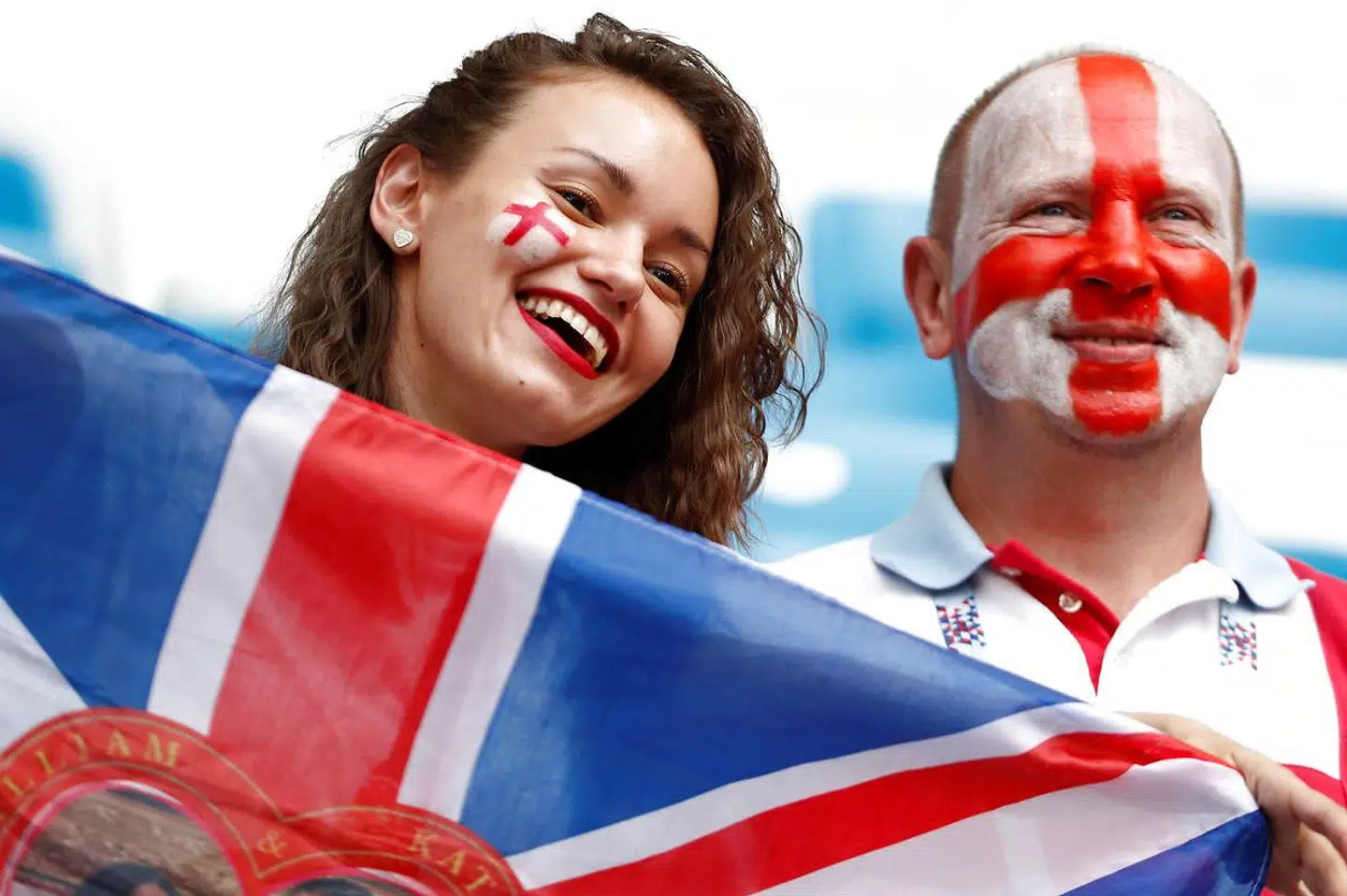 Engelske fans gør klar til lørdagens VM-kvartfinale mod Sverige.