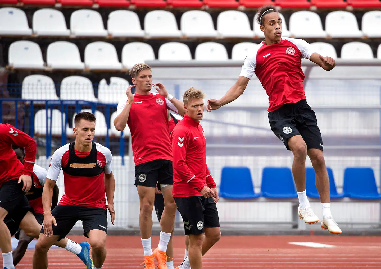 Her ses nogle af landsholdsspillerne – Yussuf Yurary Poulsen, Viktor Fischer, Jens Stryger Larsen og Jonas Knudsen – under en træning op til søndagens kamp mod Kroatien.