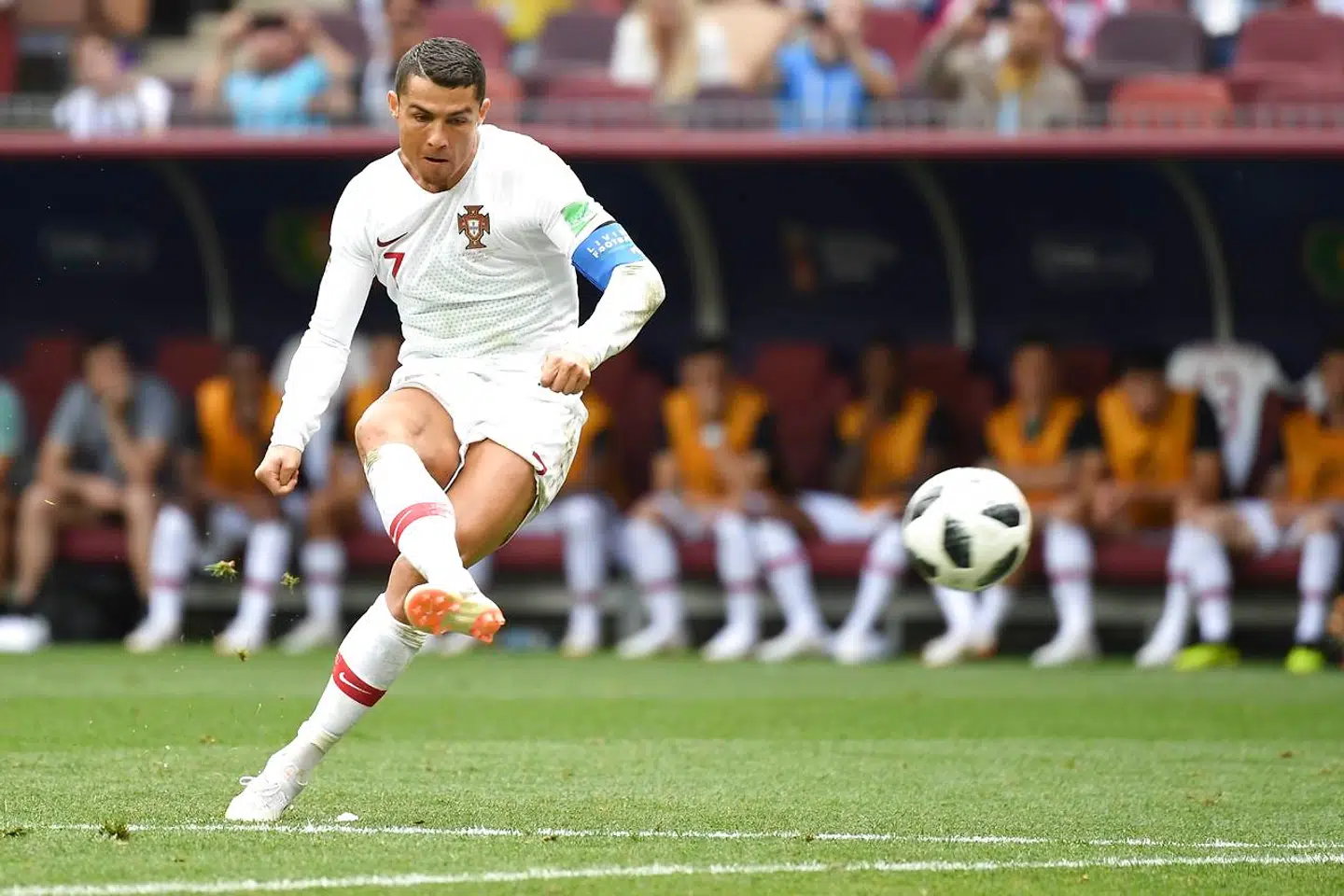 Ronaldo sender et frispark afsted i kampen mod Marokko.