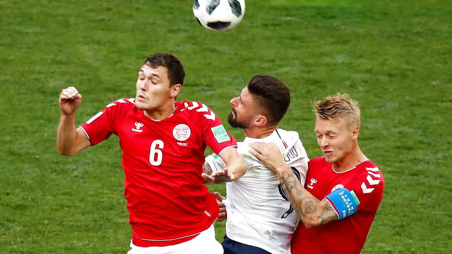 Landstræneren opfordrer Chelsea til at rykke Andreas Christensen (tv.) frem på banen, hvor han har stort potentiale.