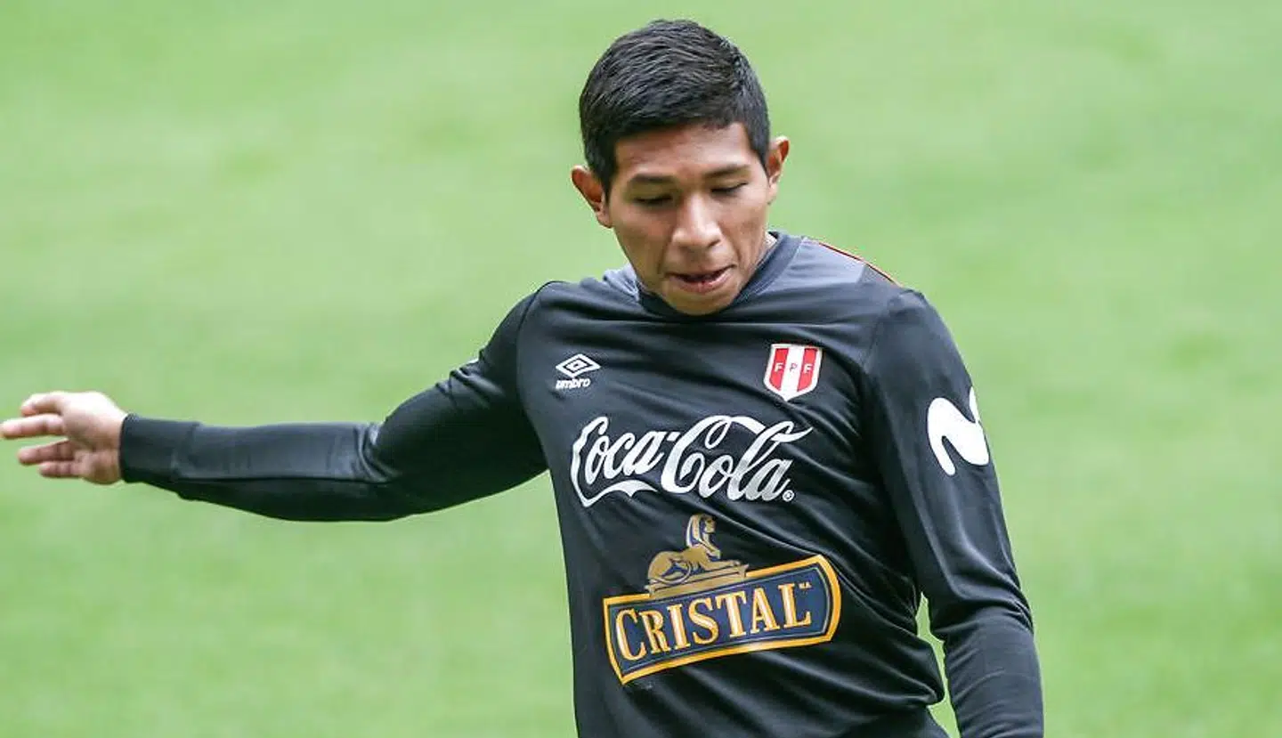 Edison Flores fra AaB og Peru.