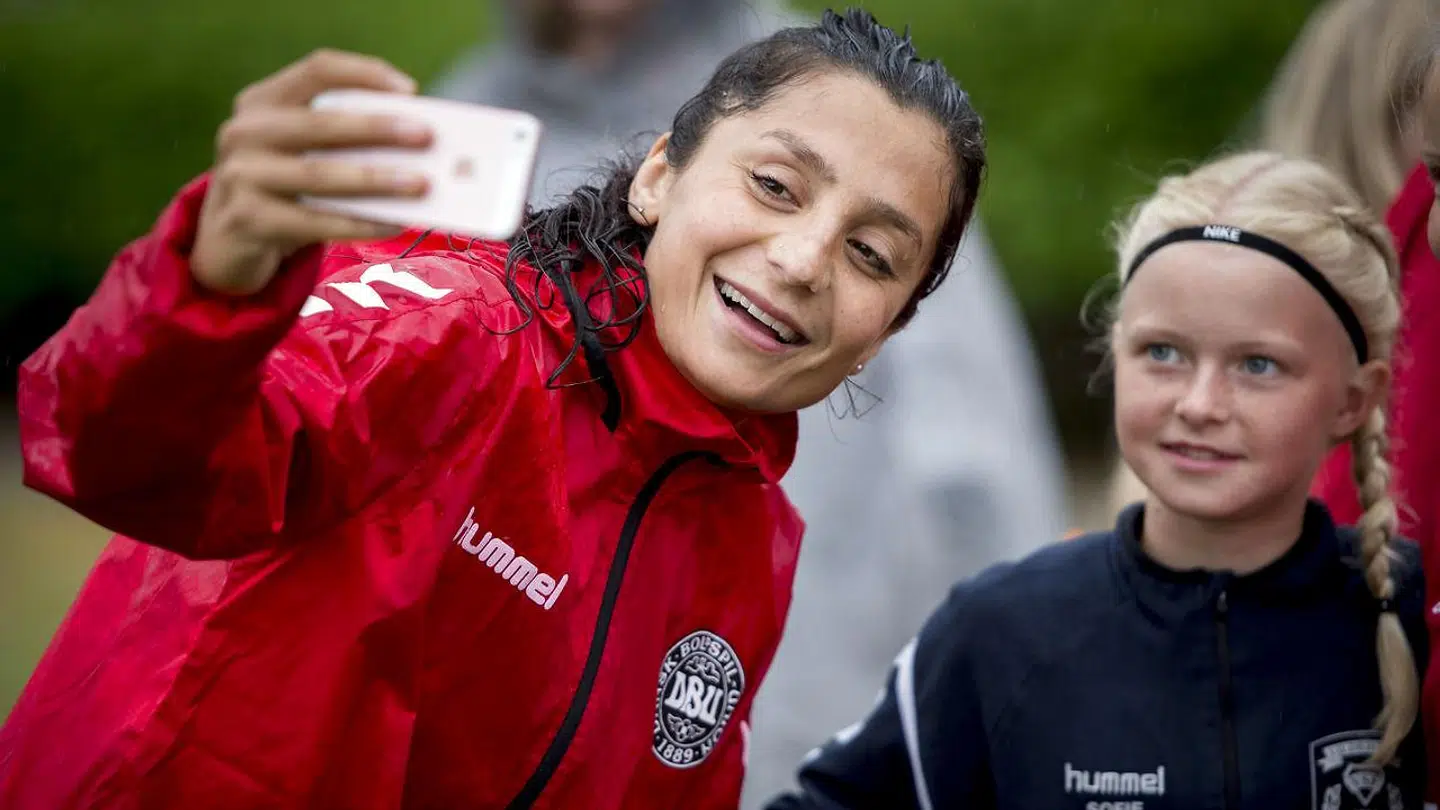 Nadia Nadim er en populær fodboldspiller blandt både medier og fans. Arkivfoto.
