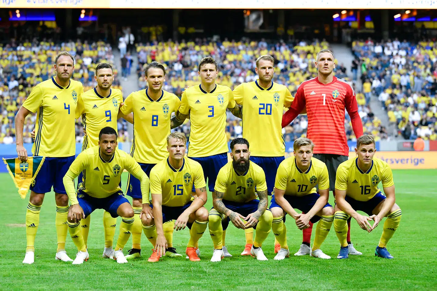 Sveriges start-11 mod Danmark.