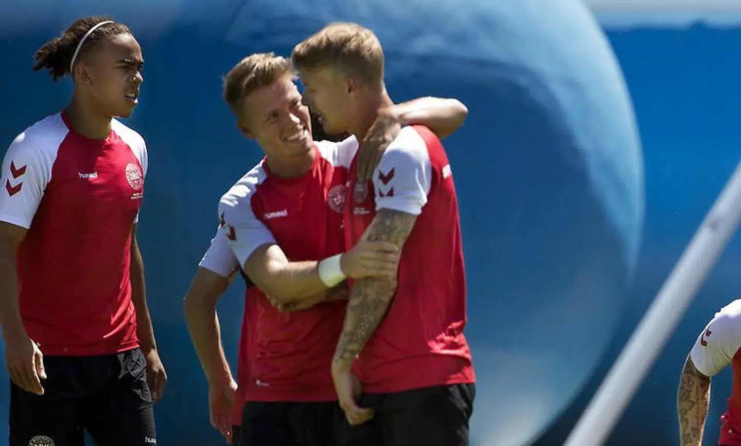 Viktor Fischer og Simon Kjær under landsholdstræning i Anapa.