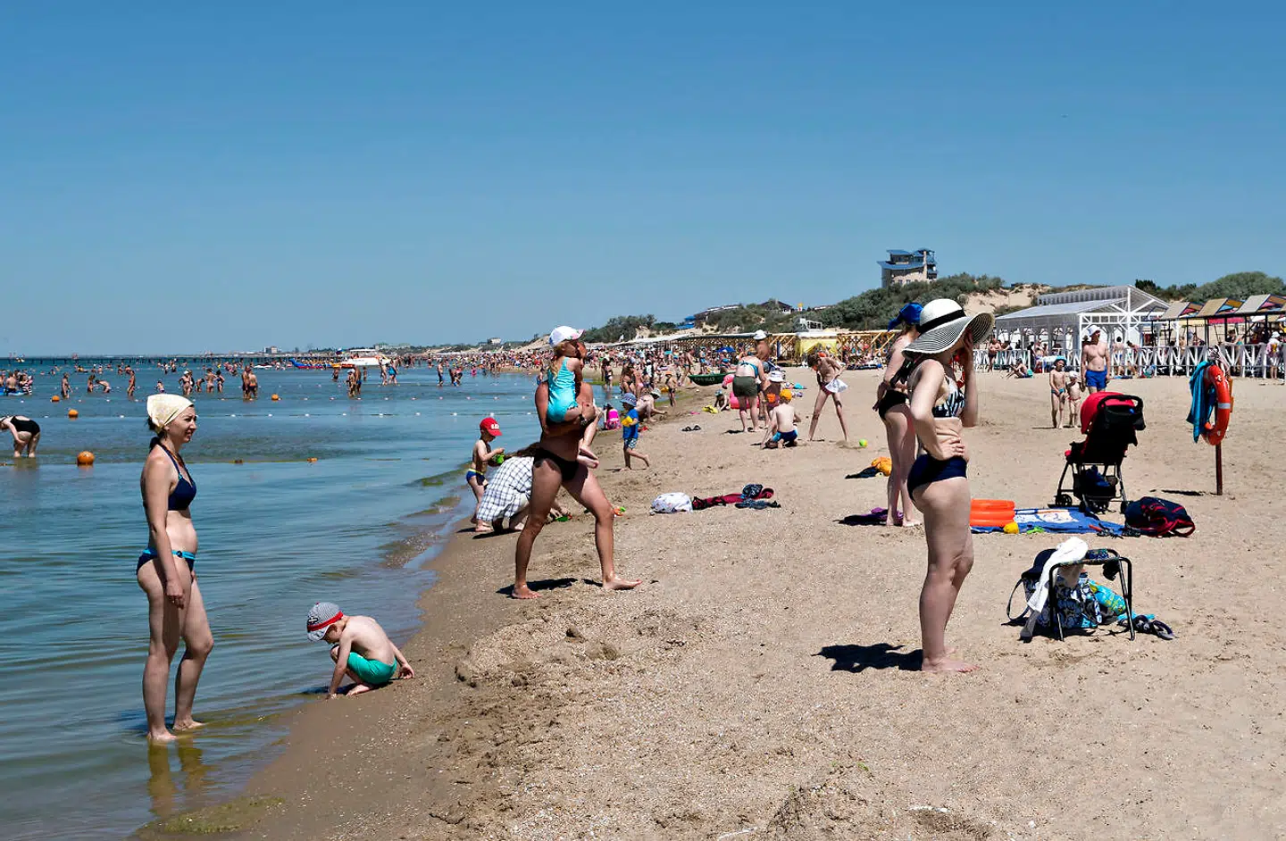 Anapa Beach er stranden i turistbyen, hvor det danske landshold skal få tiden til at gå før og mellem VM-kampene.