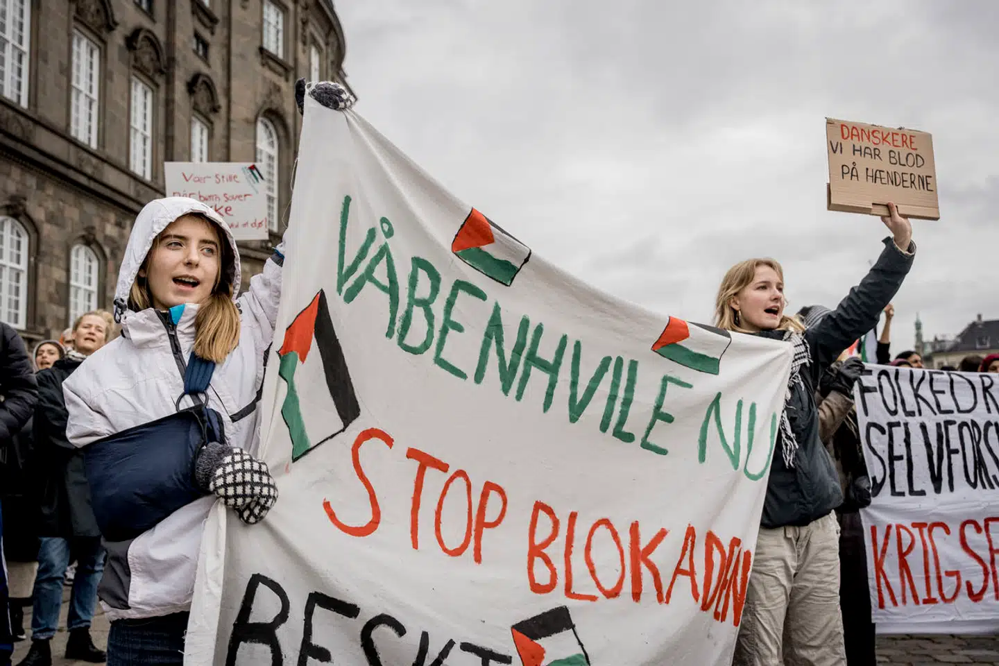 Formanden for Dansk Palæstinensisk Venskabsforening, Fathi El-Abed, var blandt talerne ved demonstrationen »Beskyt civile liv« foran Christiansborg lørdag.