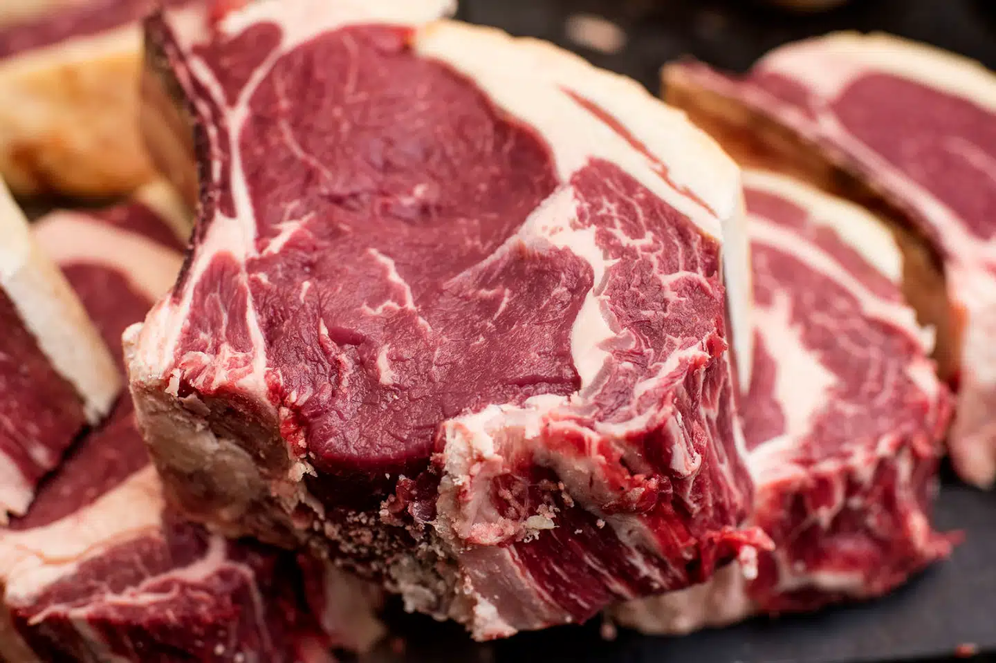 Franskmændene elsker kød, og i særdeleshed rødt oksekød, lige lovlig meget. Men er det venstrefløjens hovedopgave at spille klimapolitisk bussemand?