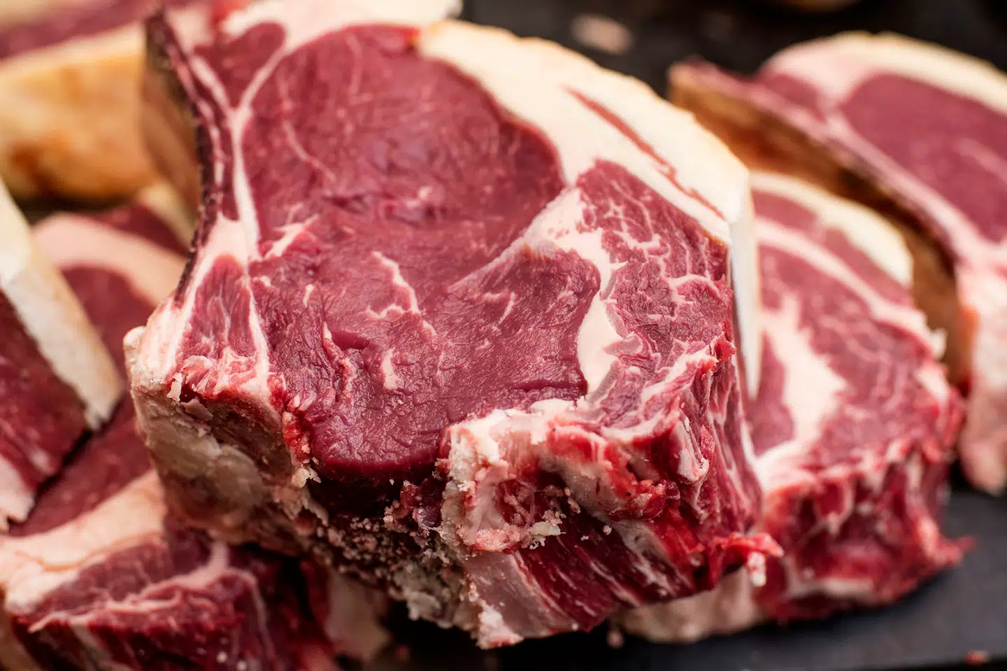 Franskmændene elsker kød, og i særdeleshed rødt oksekød, lige lovlig meget. Men er det venstrefløjens hovedopgave at spille klimapolitisk bussemand?