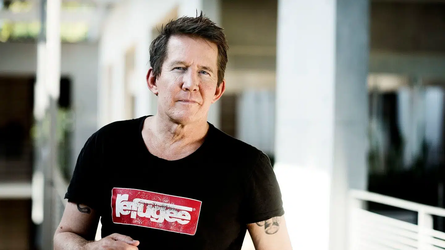 Skuespiller Thomas Bo Larsen er aktuel med ny bog 'Fri Mand – Farvel til druk, stoffer og dæmoner,' hvor han åbner op om sit liv i misbrug.