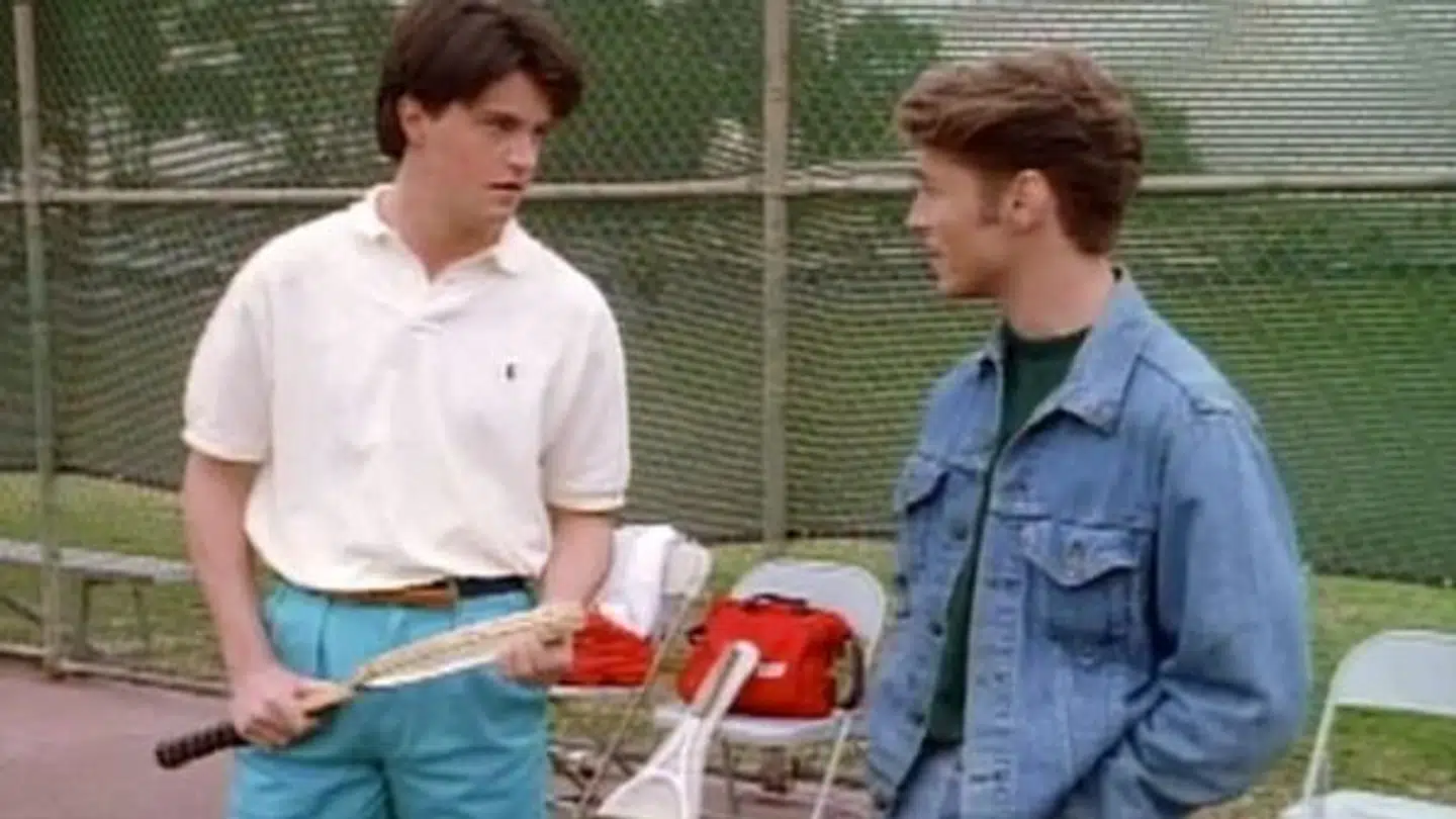 Matthew Perry overfor Brandown Walsh (Jason Priestley) i 'Beverly Hills 90210'.