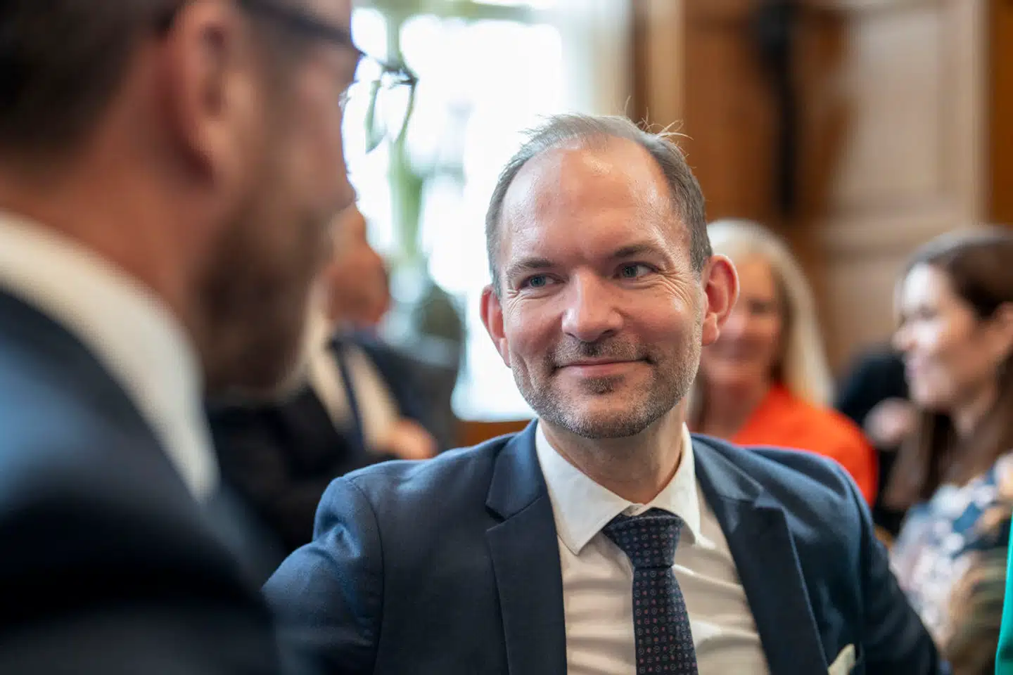 »Hvis regeringen vælger at finansiere skattelettelser ved at tage fra almene fonde og foreninger, vil det danske civilsamfund i hvert fald stå noget vingeskudt tilbage,« skriver Mark Ørberg og Anker Brink Lund.