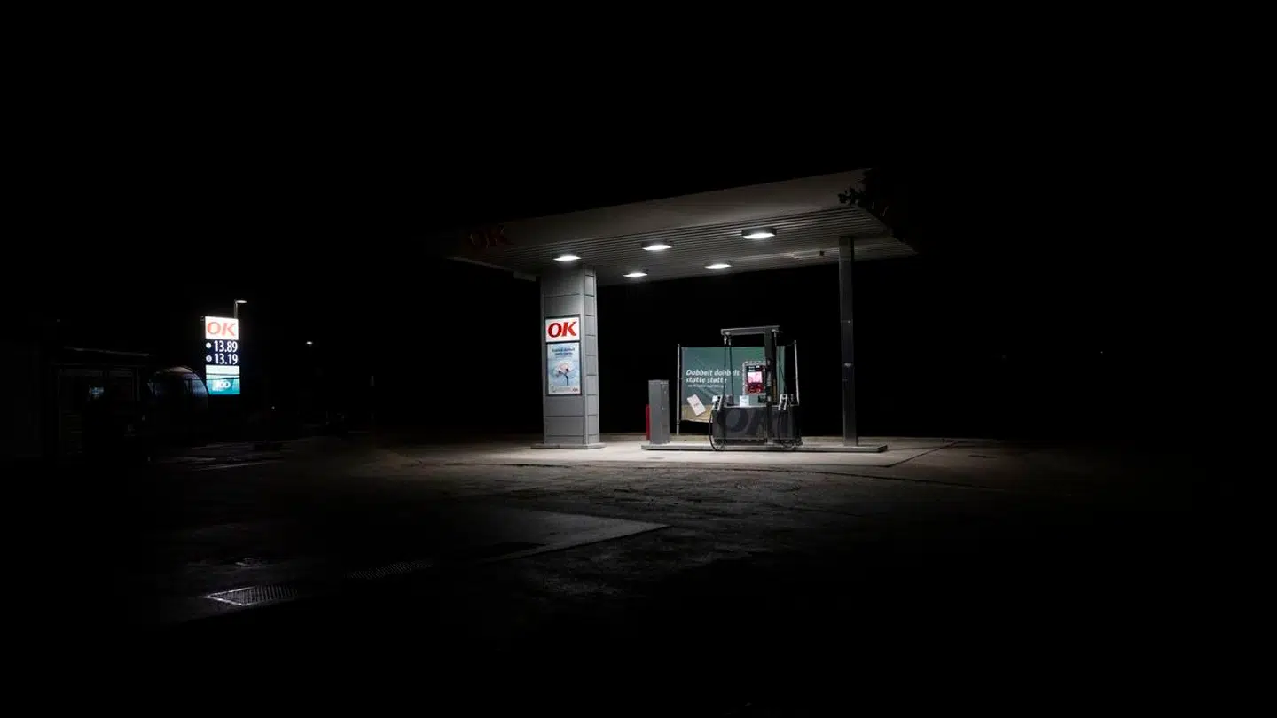 Den 32-årige mand forlod sit hus og den 13-årige pige for blandt andet at tanke benzin på sin bil.