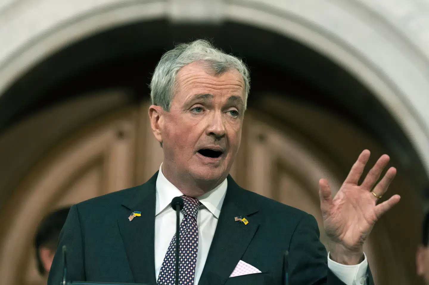 - Jeg har bedt min administration om at gennemgå alle juridiske rettigheder og retsmidler og tage alle nødvendige skridt for at sikre, at Ørsted fuldt ud og øjeblikkeligt overholder sine forpligtelser, siger New Jerseys guvernør, Phil Murphy. (Arkivfoto).