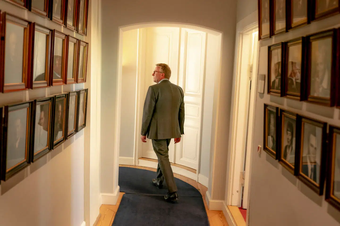 Morten Bødskov (S) har skubbet Erhvervsministeriet hen, hvor han trives bedst. Tæt på magten.