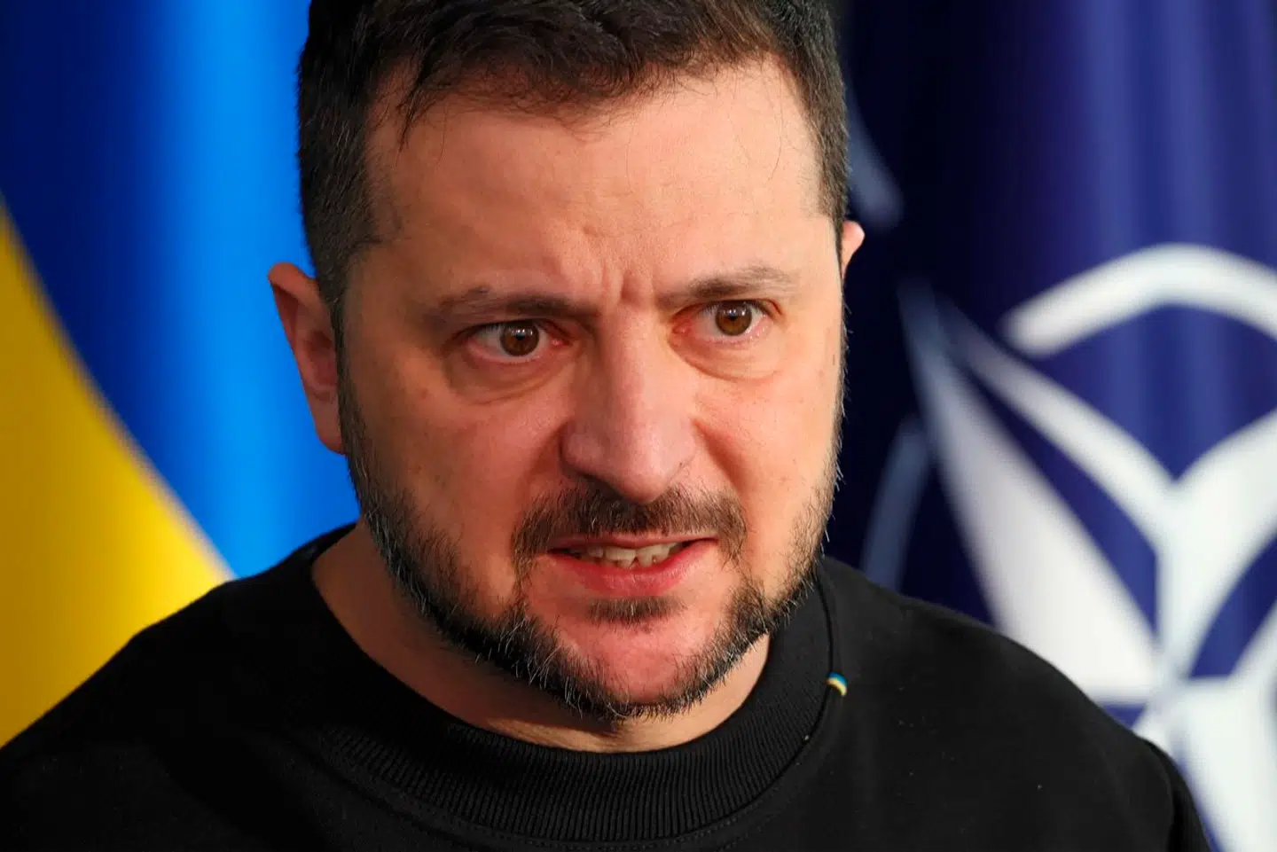 Påstande om kiv og strid i den ukrainske præsidents inderkreds har vakt opsigt i Ukraine. Nu kender vi navnet på en af de personer, der står bag.