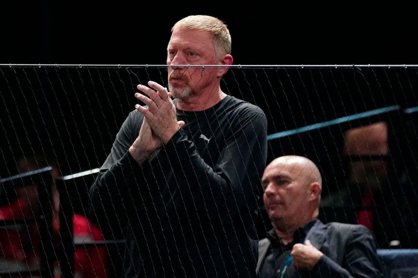 Becker kom med korte beskeder og konstant opbakning til Rune.