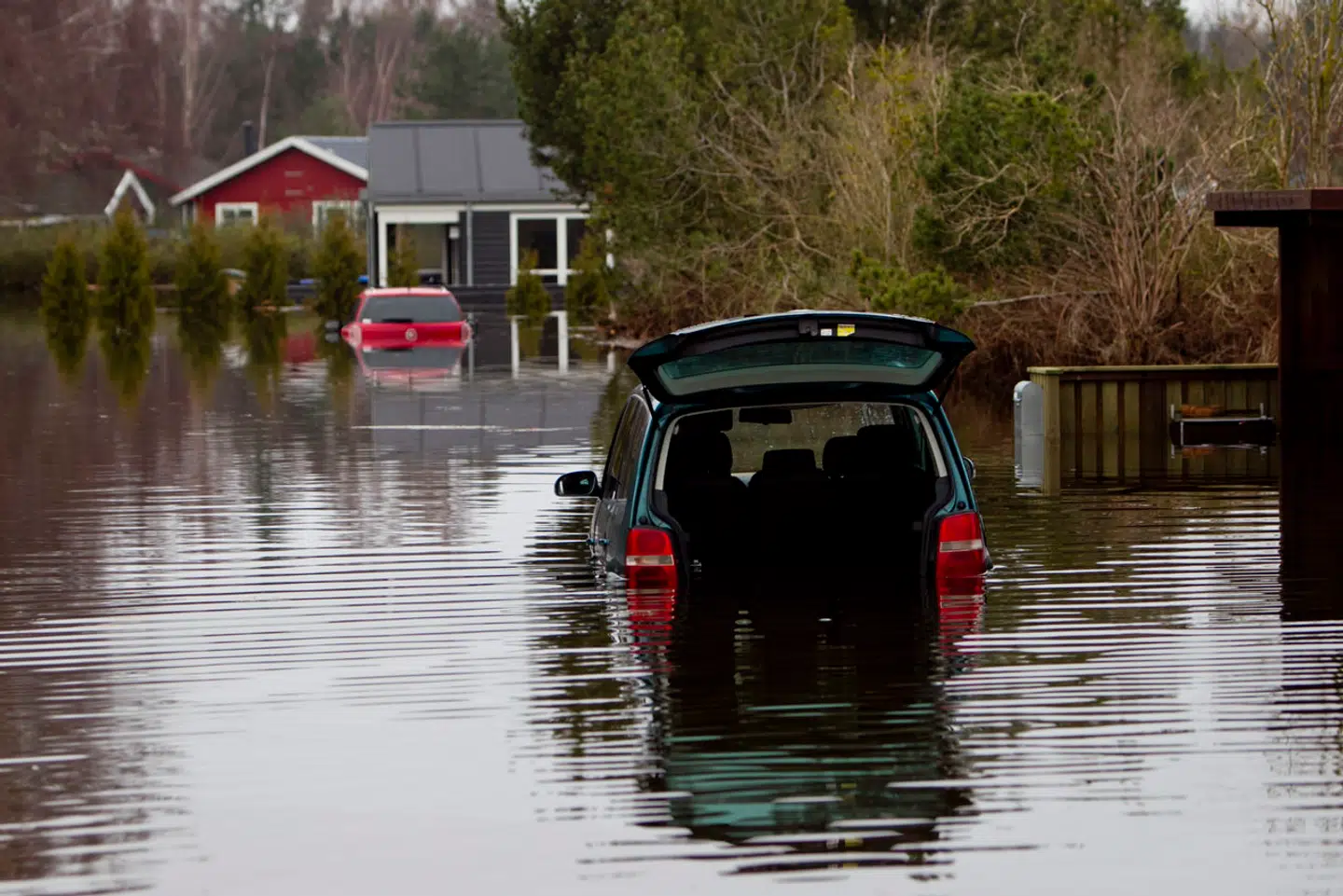 Ved de seneste oversvømmelser i slutningen af oktober, afslørede et kaos uden lige, at nogle dele af Danmarks beredskab, slet ikke er klar til at håndtere store kriser. For eksempel brød mobilnettet sammen, og flere borgere fik beskeder om, at de skulle evakueres, længe efter at faren var drevet over.