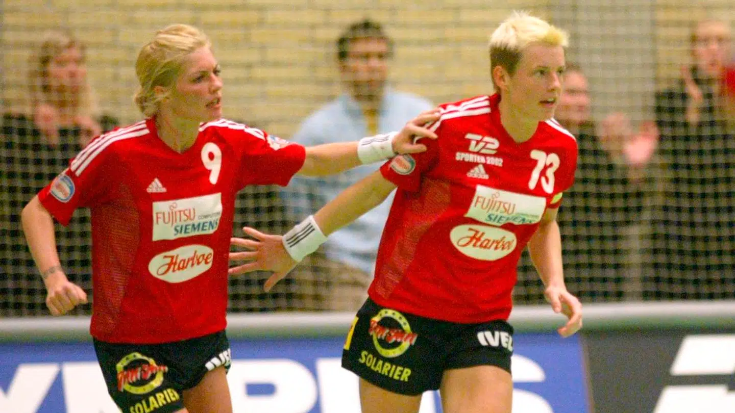 Mia Hundvin (tv) og Camilla Andersen i aktion for Slagelse.