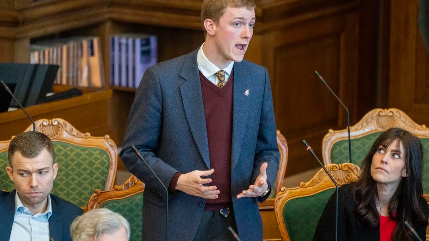 Retsordfører for Dansk Folkeparti, Mikkel Bjørn, foreslår, at man uddeler overfaldsalarmer og pebersprays til danske jøder.