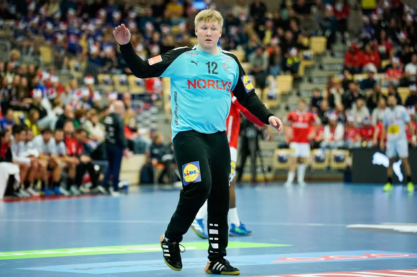 Emil Nielsen stod en brandkamp ved Golden League i Norge, da han snuppede næsten halvdelen af de spanske forsøg, der blev sendt mod hans mål.