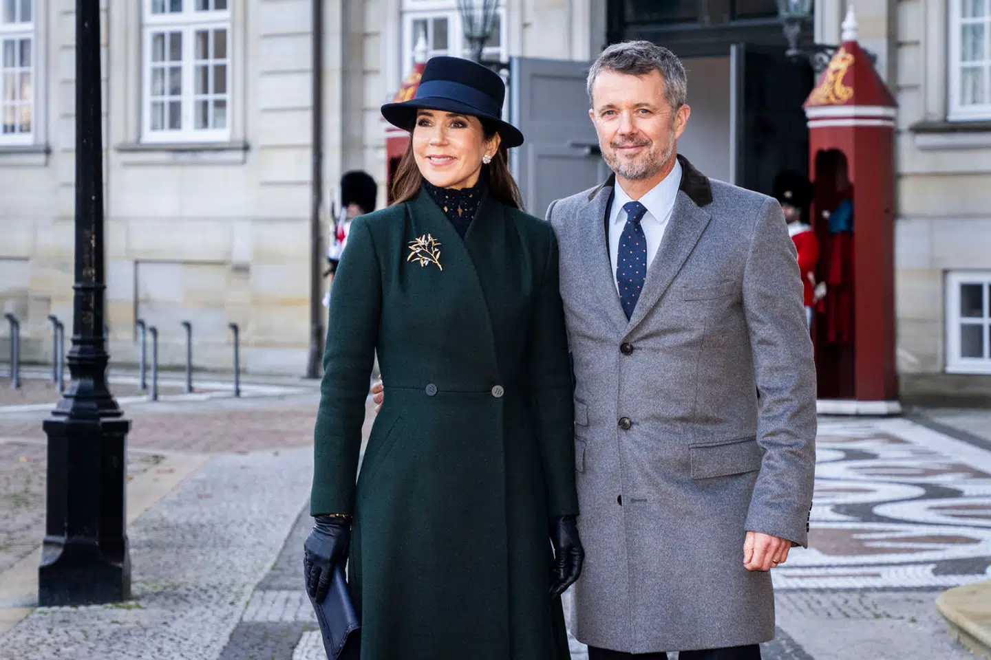 Kronprins Frederik og kronprinsesse Mary ankommer til Amalienborg inden det spanske kongepar.