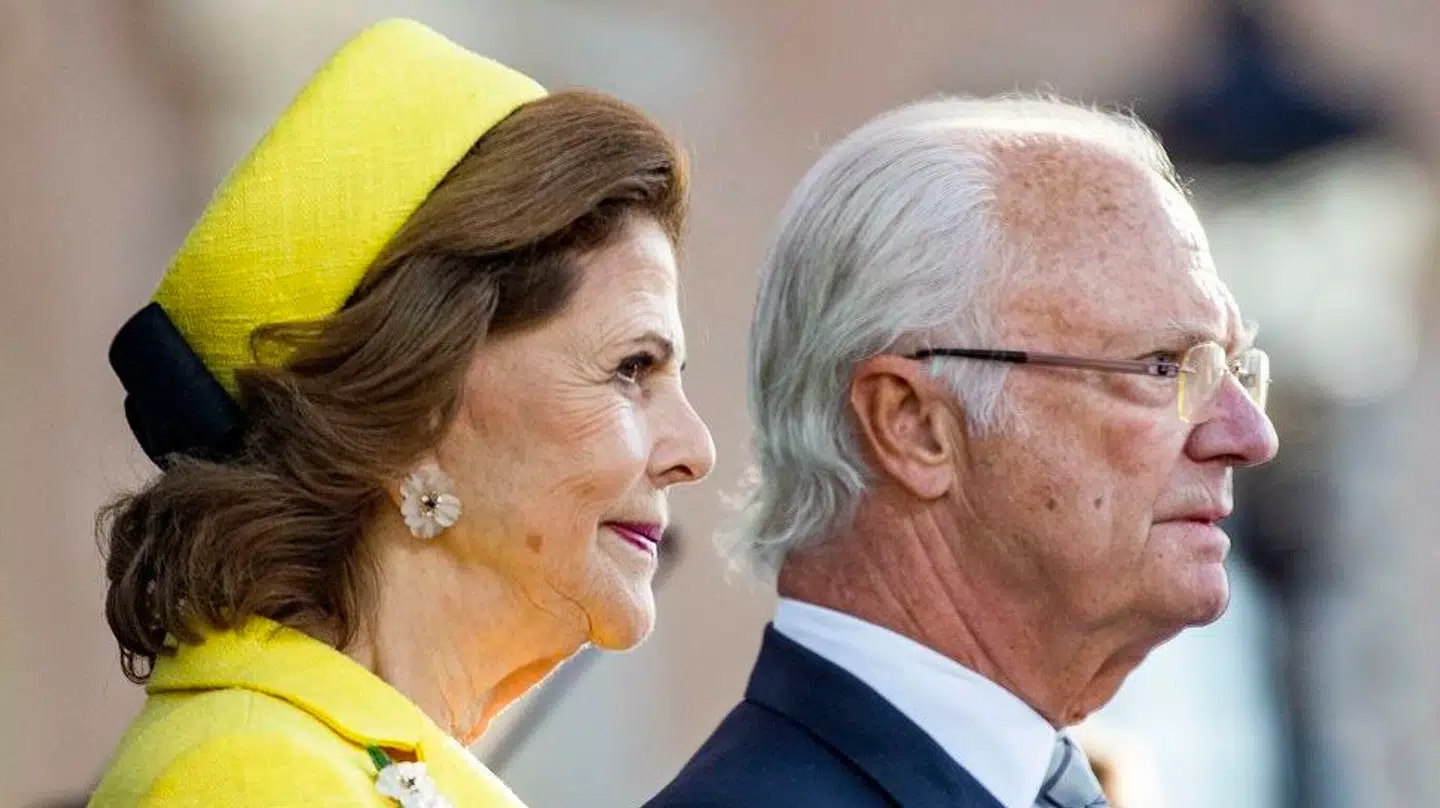 Dronining Silvia og kong Carl Gustaf af Sverige har endnu ikke kommenteret, at en mand i 50erne, der er nær ven af deres familie, er blevet tiltalt for ulovligt at have købt sig til sex.