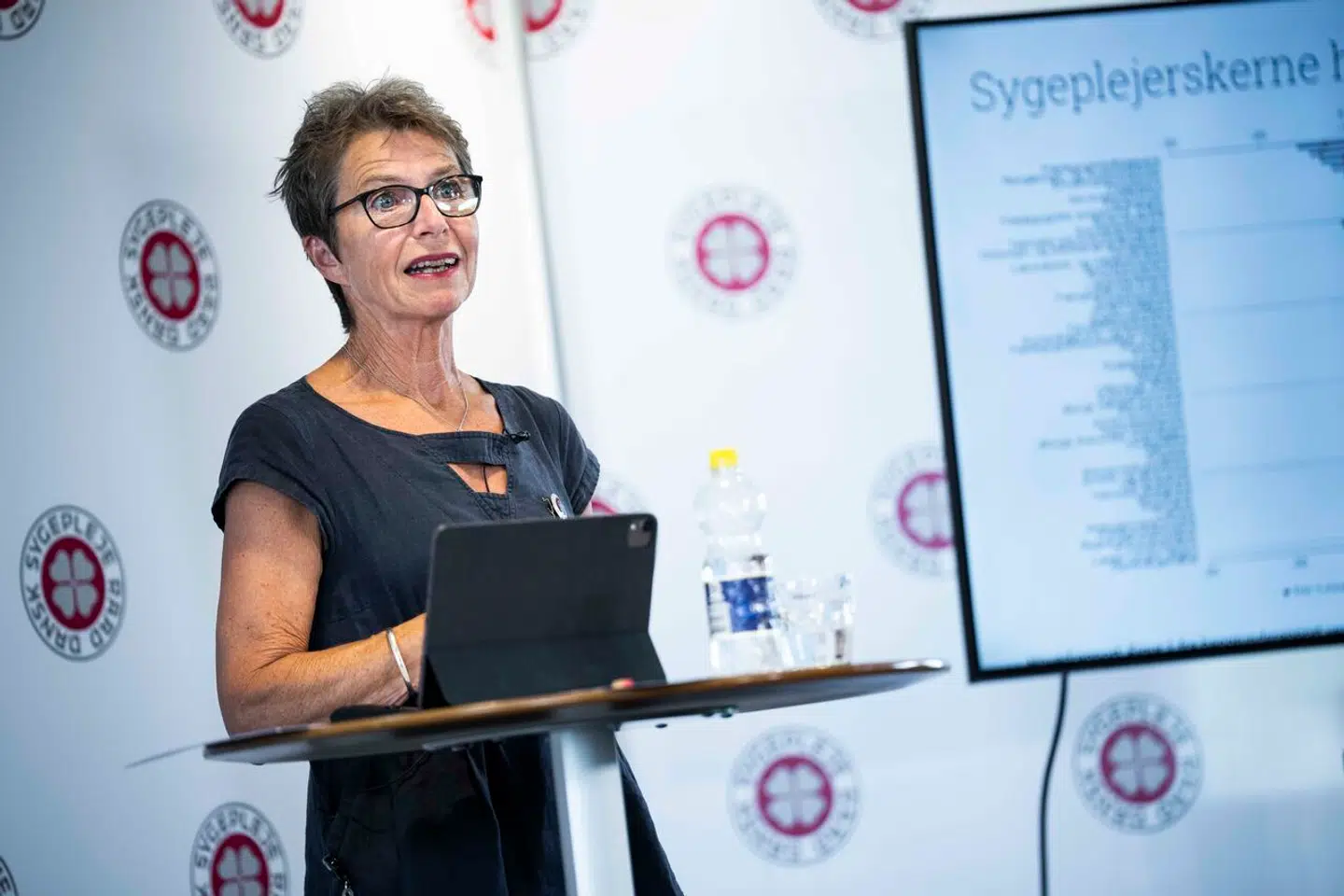 Grete Christensen, formand for Dansk Sygeplejeråd, kommenterer på Lønstrukturkomitéens afrapportering på et pressemøde i København tirsdag den 13. juni 2023. Rapporten omhandler blandt andet sygeplejerskernes lønforhold. (Foto: Martin Sylvest/Ritzau Scanpix 2023)