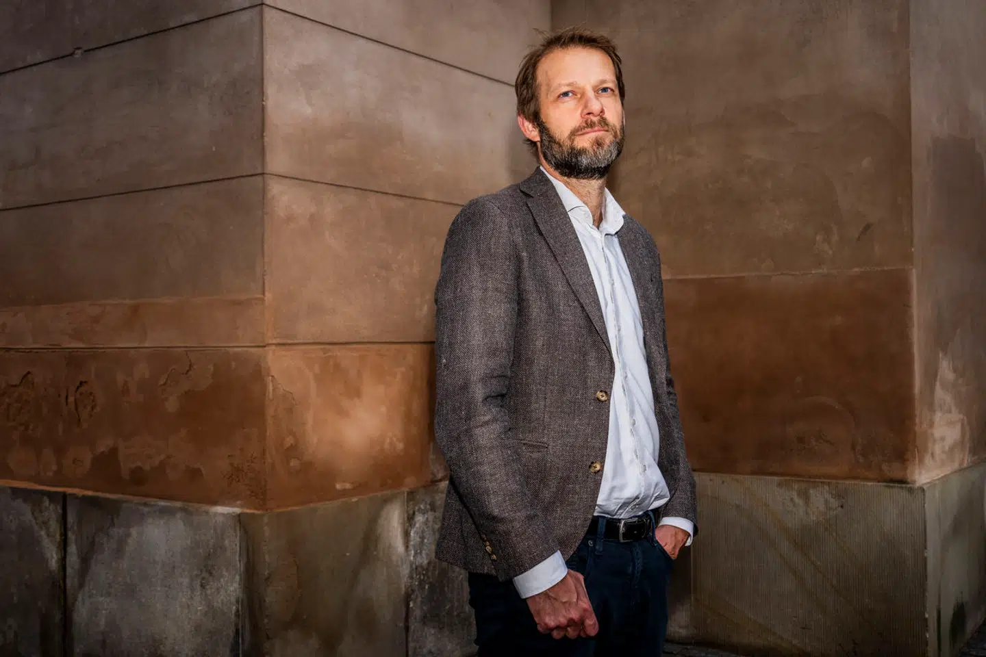 For fem år siden introducerede Dennis Nørmark ordet »pseudoarbejde« for danskerne. Siden er vores tilgang til arbejde forandret, og noget nyt er under opsejling, oplever han.