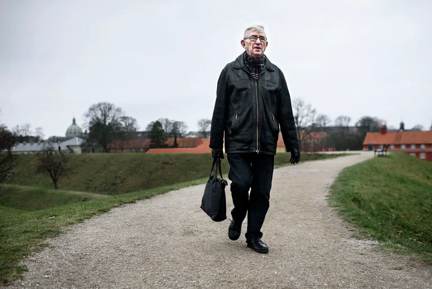 »Vi ser i disse dage, hvordan striden i Mellemøsten åbenbarer dybe kløfter i europæiske samfund. Midt i elendigheden kan vi takke Søren Krarup for at have bidraget til en samtale, der gør, at situationen trods alt her er mindre skræmmende end i lande som Sverige og Frankrig,« skriver Sørine Gotfredsen.