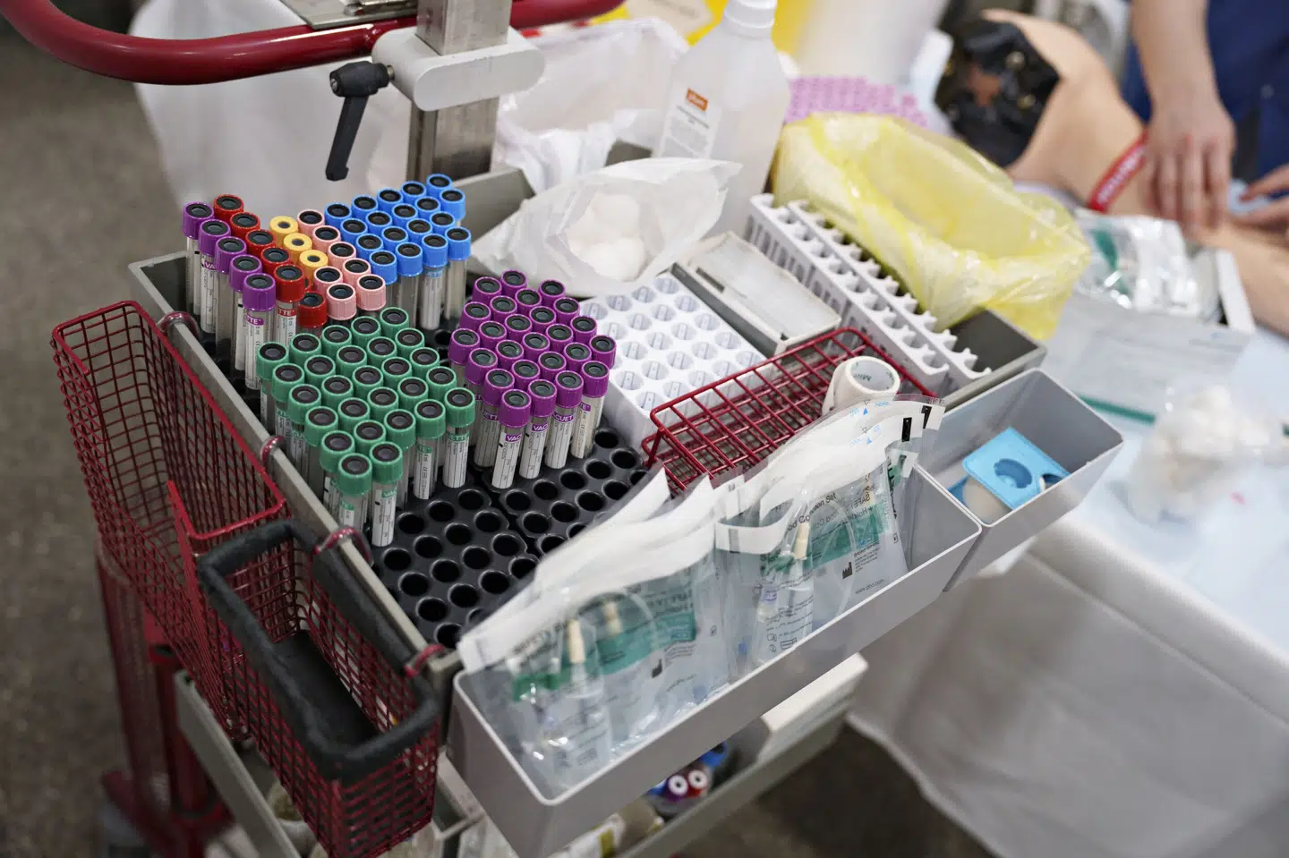 En blodprøve kan vise, lang tid før at diagnosen stilles, om man har en kronisk tarmsygdom. Og sygdommen kan derfor allerede forebygges, når der ses forandringer i blodet. (Arkivfoto).