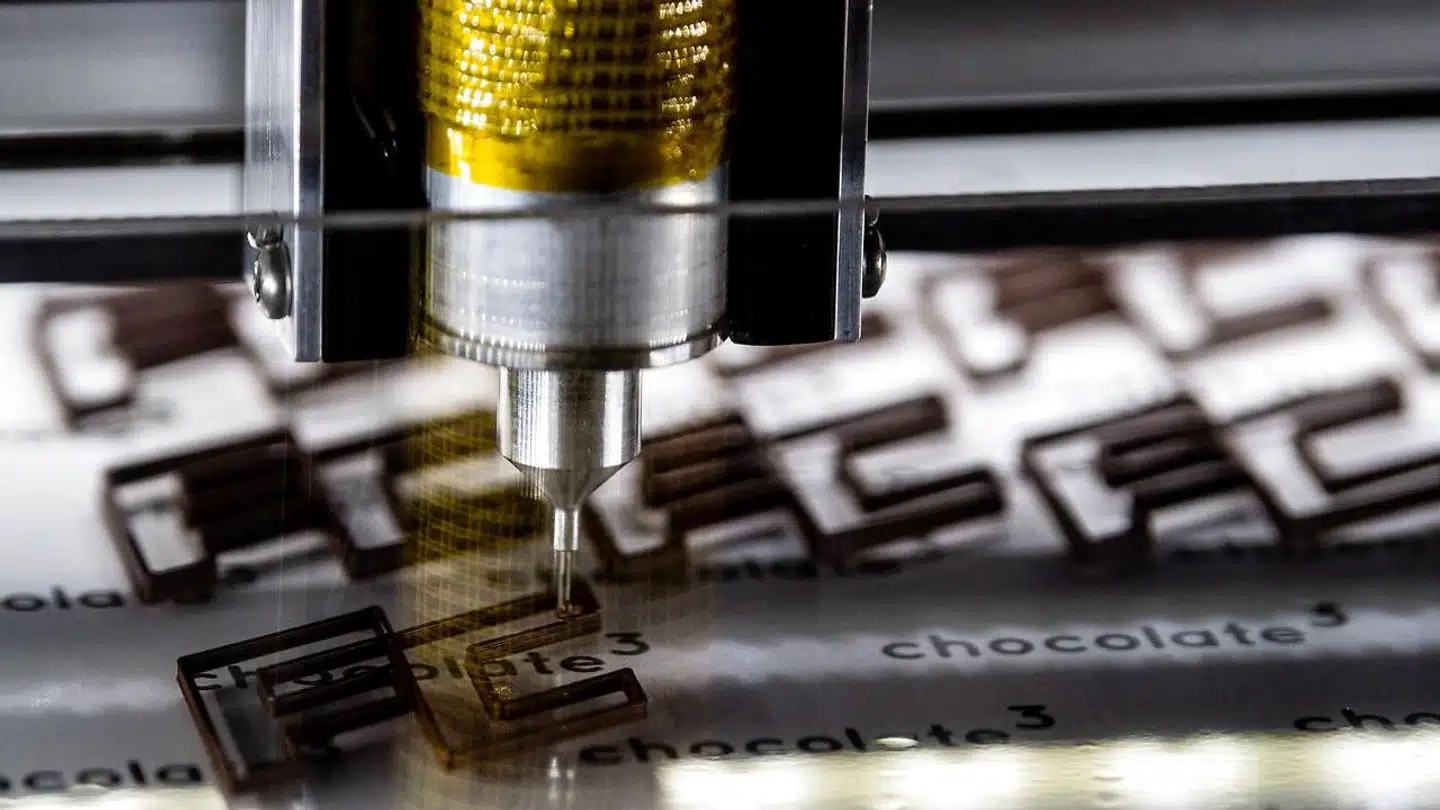 Jo, det kunne sagtens være en 3D-chokoladeprinter, som samlede kø igen i år på Europas største forbrugerelektronikmesse i Berlin. Her præsenteres efterårets og julens nyheder i de kommende dage.