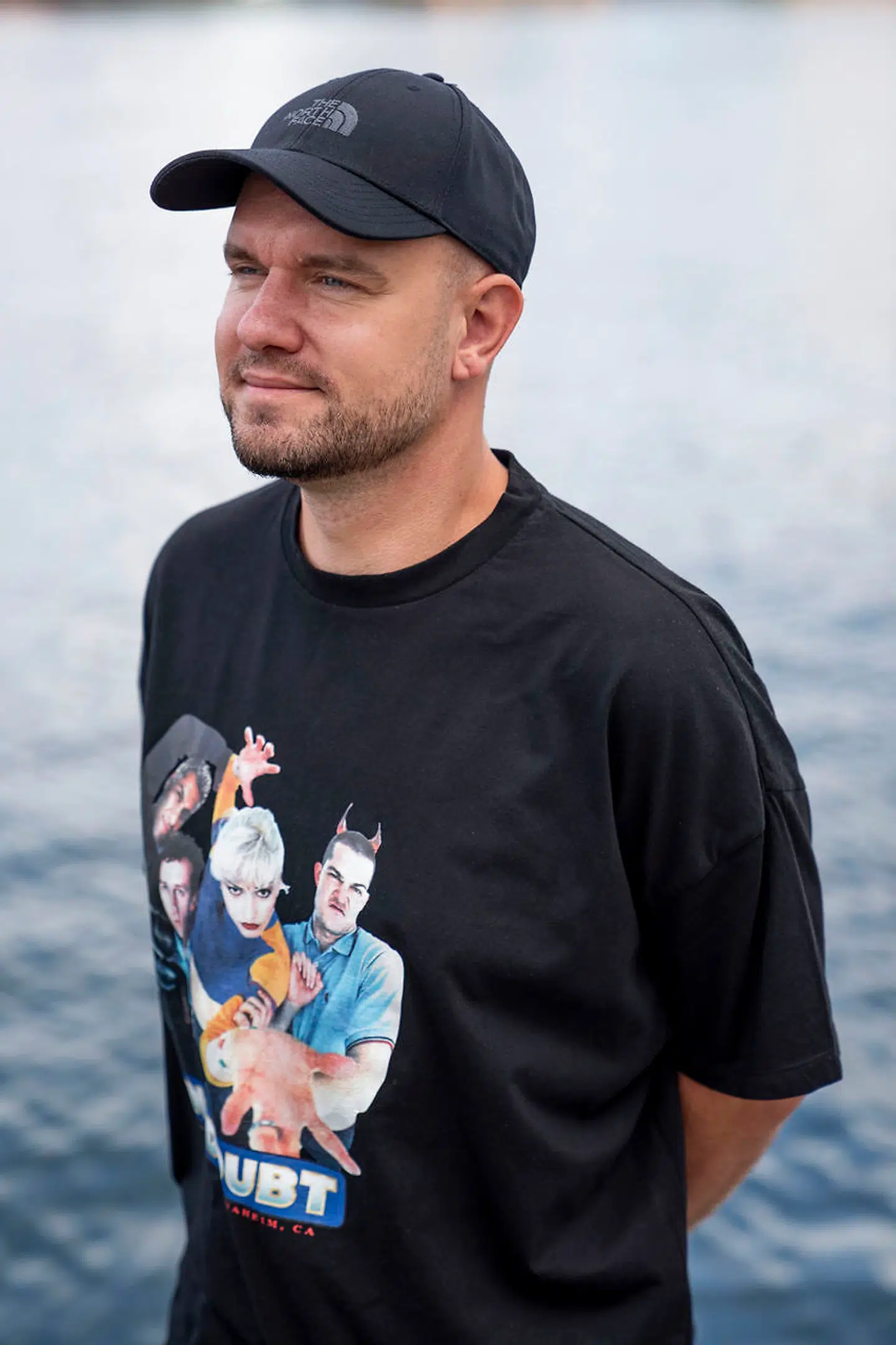 »Det er okay, at man møder en fra Jylland, der ikke kan finde ud af at stå til højre på rulletrappen. Så må man prikke personen på skulderen i stedet for at gå og være sur …«