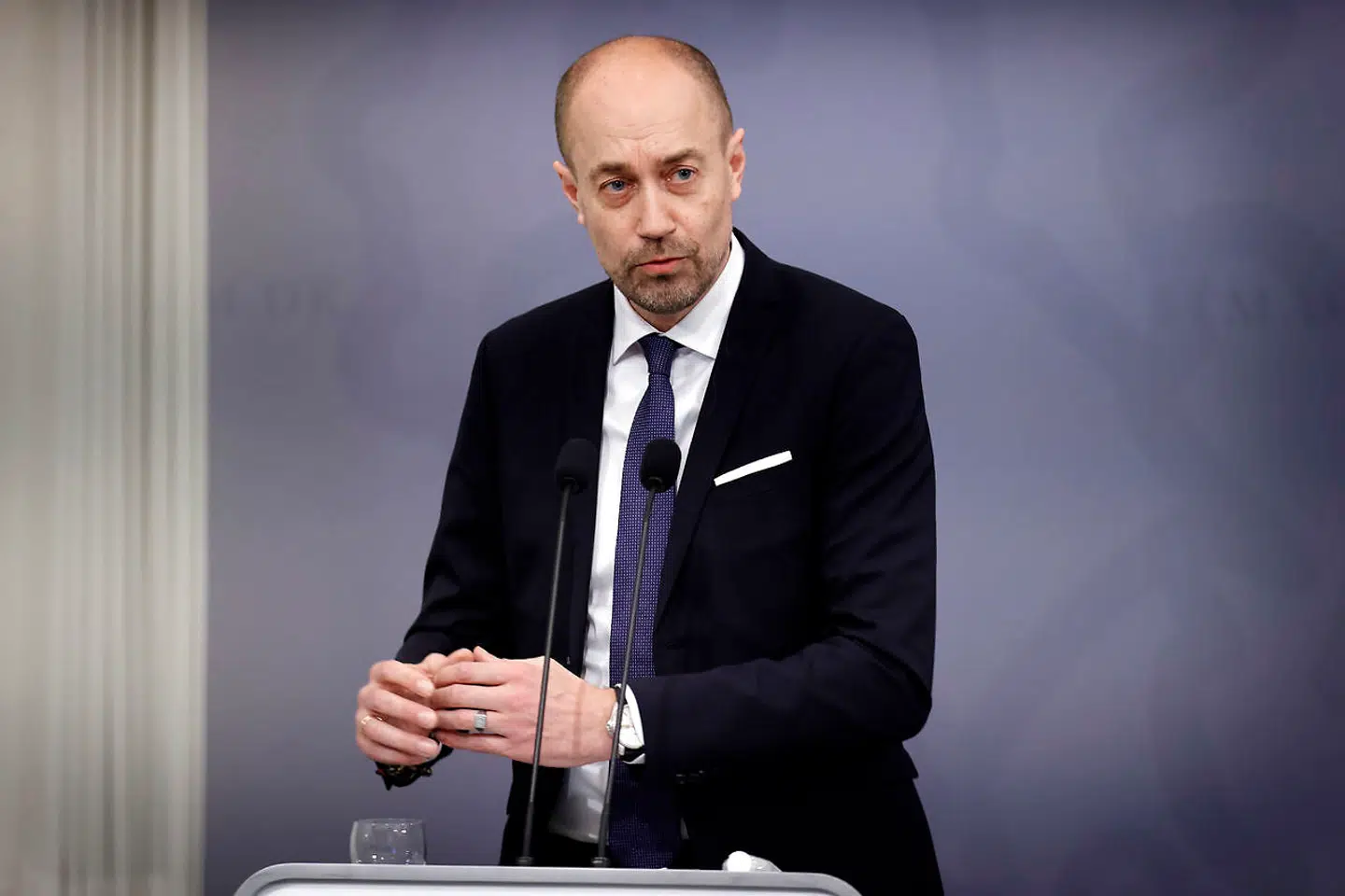 Sundhedsminister Magnus Heunicke (S) og erhvervsminister Simon Kollerup (S) havde bedt epidemikommissionen om at tage stilling til fem tiltag, der skulle dæmpe smitten i Vollsmose. Tre af dem blev afvist.