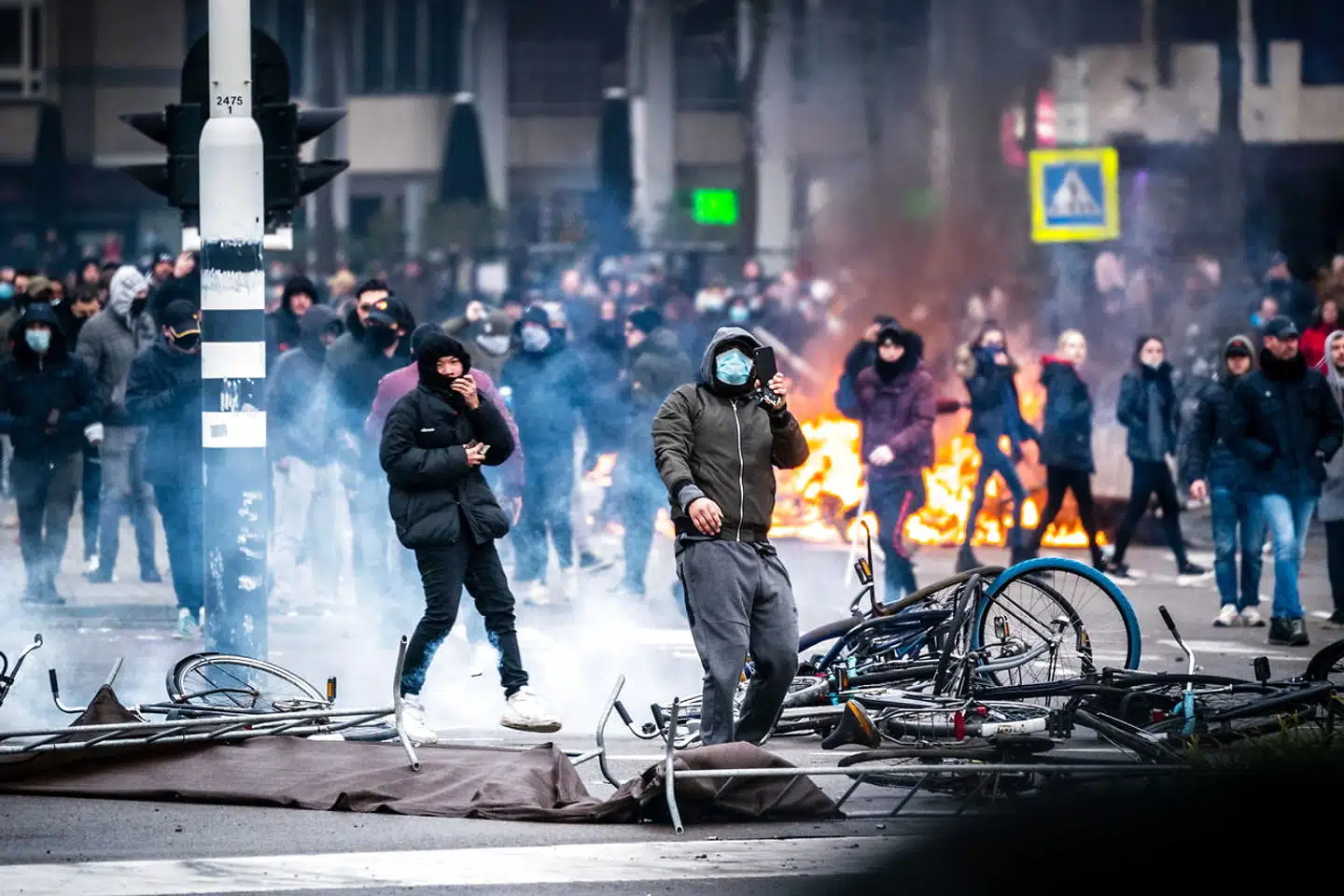 Demonstranterne, der er vrede over coronarestriktioner, udgør en broget flok, der ofte har vidt forskellige udgangspunkter, men som samles om en fælles utilfredshed med den aktuelle situation.