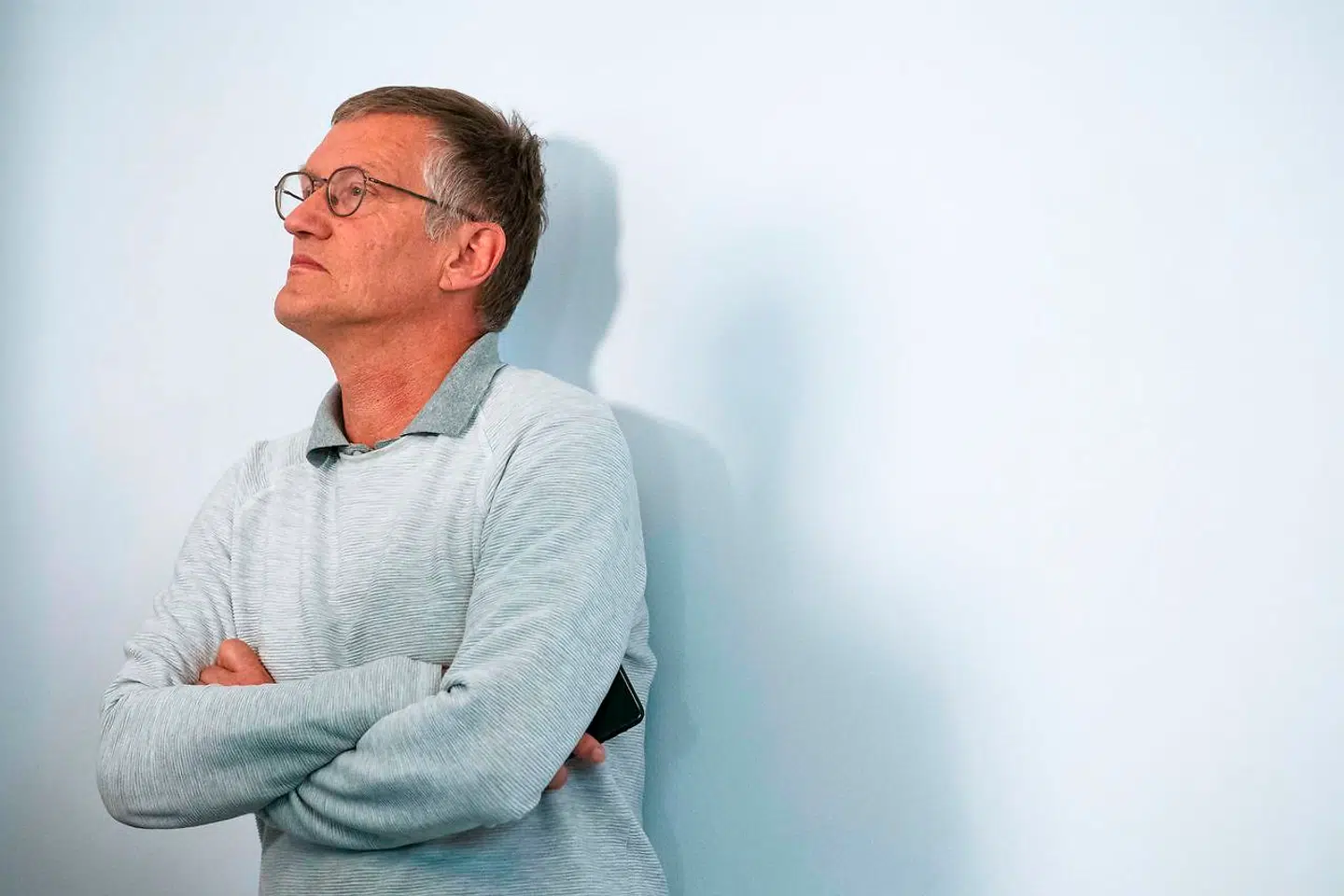 Anders Tegnell mener, at andre lande bør åbne grænserne for svenskerne. »Når vi når frem til sommeren, kan det være, at vi har så mange immune i Sverige, at det kan være sikrere, at lukke svenskere ind end nogle andre,« siger han.