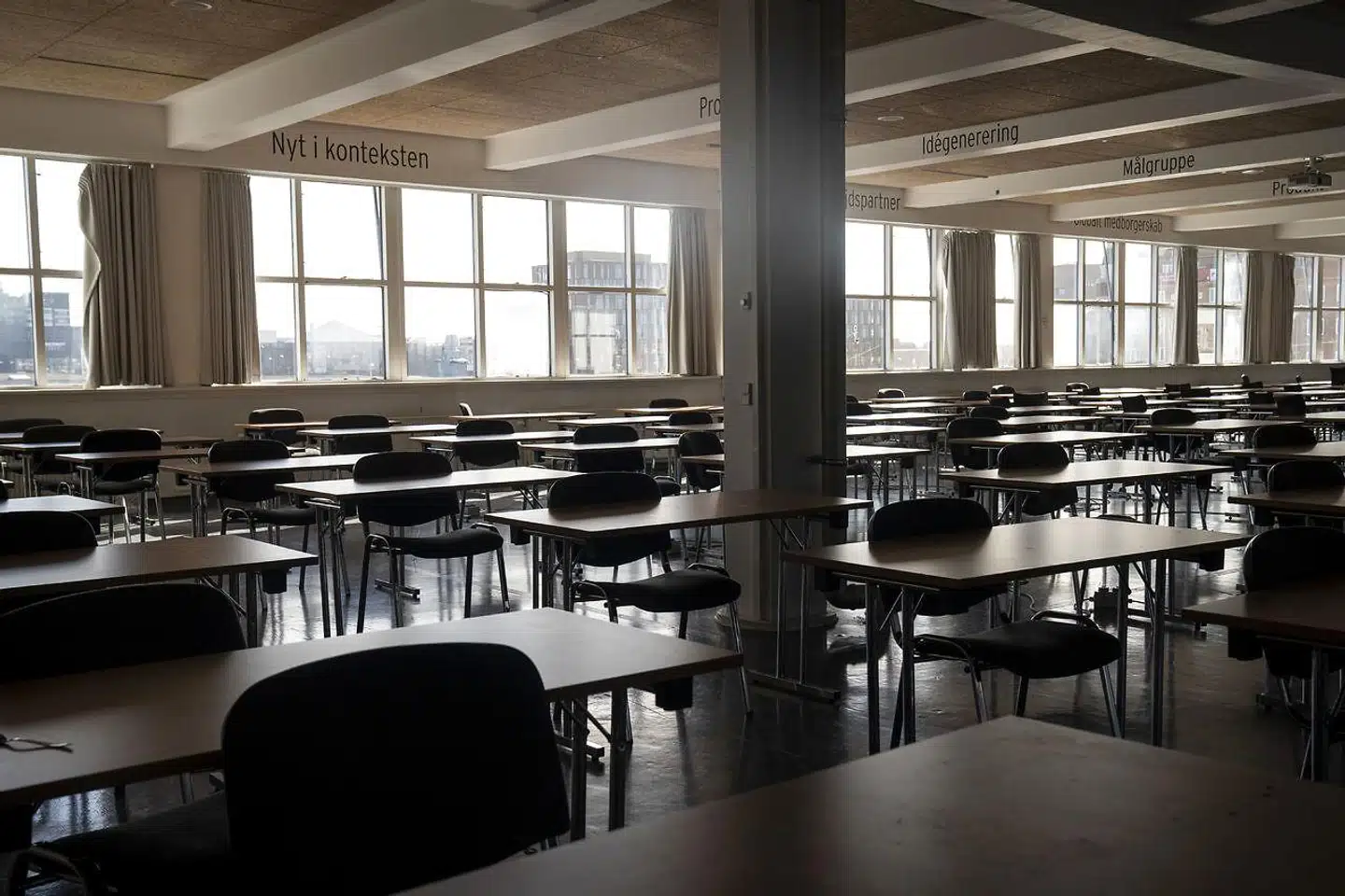 Hvis myndighederne gradvist giver lov efter påske, er der nogle elever i gymnasierne og på erhvervsskolerne, det er vigtigere at få tilbage til den fysiske undervisning end andre, lyder det henholdsvis fra formanden for Danske Gymnasier og direktøren for Danske Erhvervsskoler og -Gymnasier.