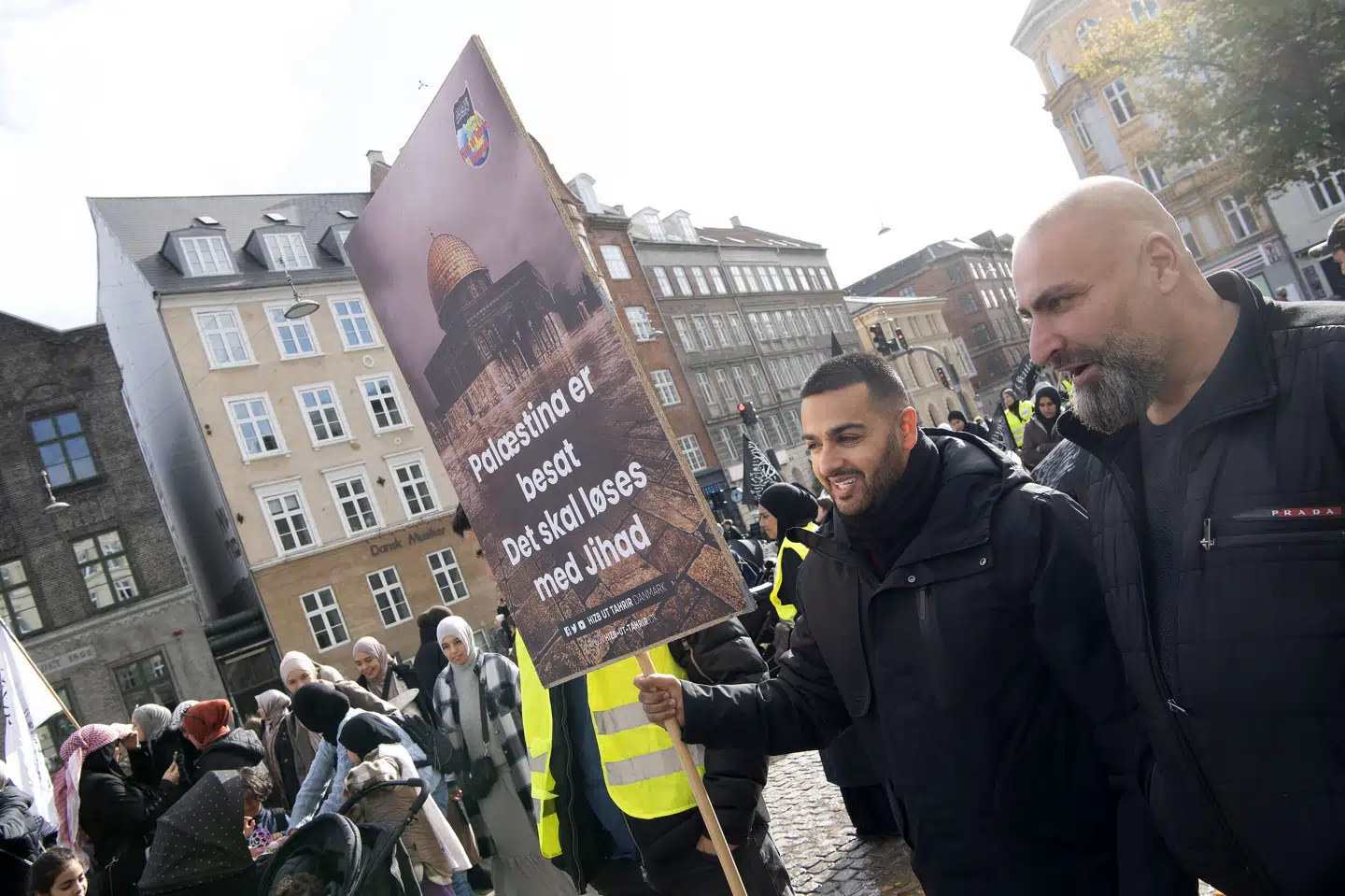 Fredag gennemførte den fundamentalistiske islamistiske organisation Hizb ut-Tahrir en demonstration i København. Demonstranterne råbte blandt andet "Palæstina er besat. Det skal løses af jihad". Billedet er fra 14. oktober.