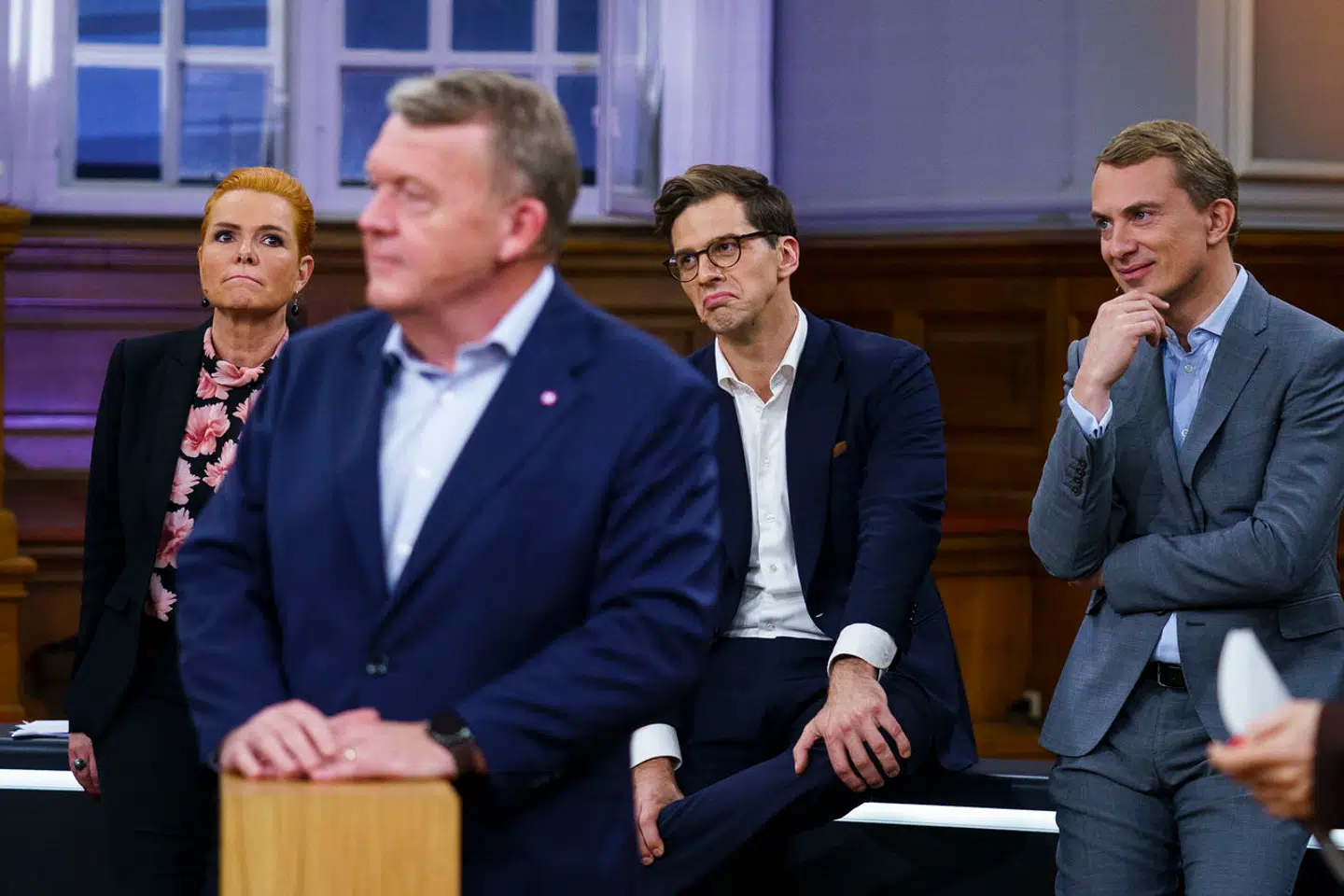 Lars Løkke Rasmussen (i forgrunden) har godt nok meldt sig ud af blå blok. Han og Moderaternes mandater kan ikke desto mindre blive afgørende for en borgerlig valgsejr, men Inger Støjberg og Morten Messerschmidt (DD og DF, bagest til venstre og højre) er ikke lige kategoriske i deres afvisning af den tidligere regeringschef.