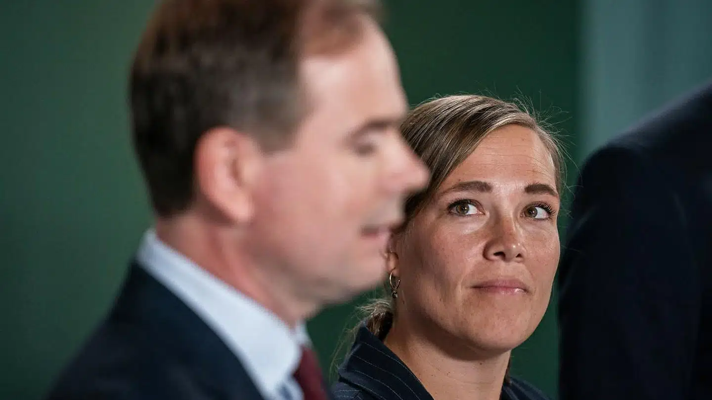 »Papes udtalelser vidner da også mere om privilegieblindhed end om nogen større indsigt i, hvordan hverdagen ser ud for familier, hvor mor og far står uden for arbejdsmarkedet,« skriver Astrid Krag.