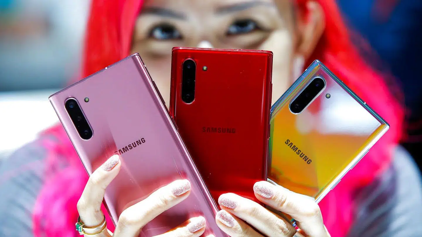 Samsungs Galaxy-telefoner – her Galaxy Note 10, som blev præsenteret i begyndelsen af august – har vundet et stort dansk publikum og sælger nu så godt, at Samsung har overhalet Apple med et mulehår. Arkivfoto: Eduardo Munoz, Reuters/Ritzau Scanpix