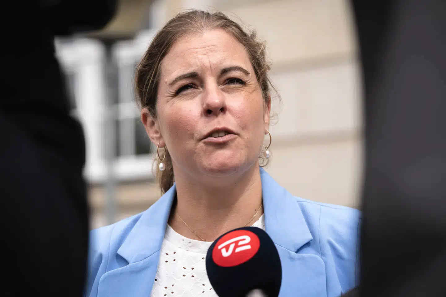 Susie Jessen (DD) opfordrer Dansk Folkeparti til at bidrage konstruktivt til samarbejdet i blå blok. Det sker, efter Anders Vistisen (DF) kritiserer Danmarksdemokraterne i hårde vendinger, fordi Inger Støjberg ikke ultimativt vil udelukke at pege på Lars Løkke Rasmussen som statsminister.