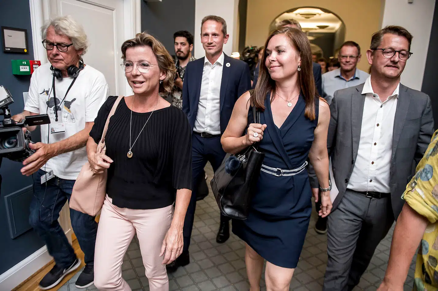 Karen Ellemann, Kristian Jensen, Louise Schack Elholm og Torsten Schack Pedersen på vej til Venstres gruppemøde på Christiansborg i København få dage før det dramatiske sommergruppemøde på Kragerup Gods.