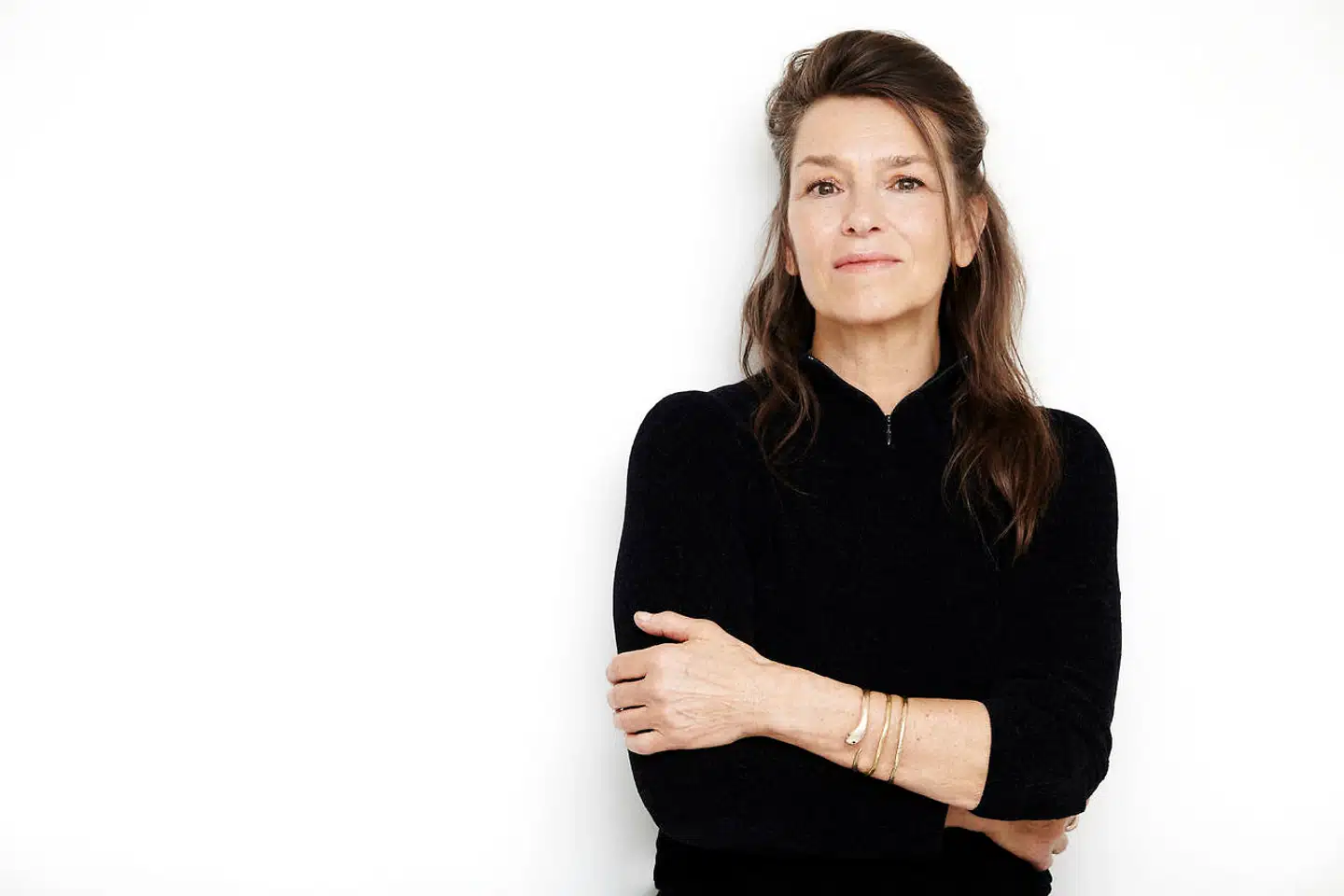 »I min bog optræder flere kendte popstjerner, ja, og hos mig optræder de som levende dødelige, uden kostumer, i kød og blod og med gode, dårlige, modne, umodne selvstilstrækkelige utilstrækkeligheder, vaner og manerer,« fortæller musikeren Elisabeth Gjerluff Nielsen, der har tre søskende, hvoraf den ene er Peter A.G. Nielsen.