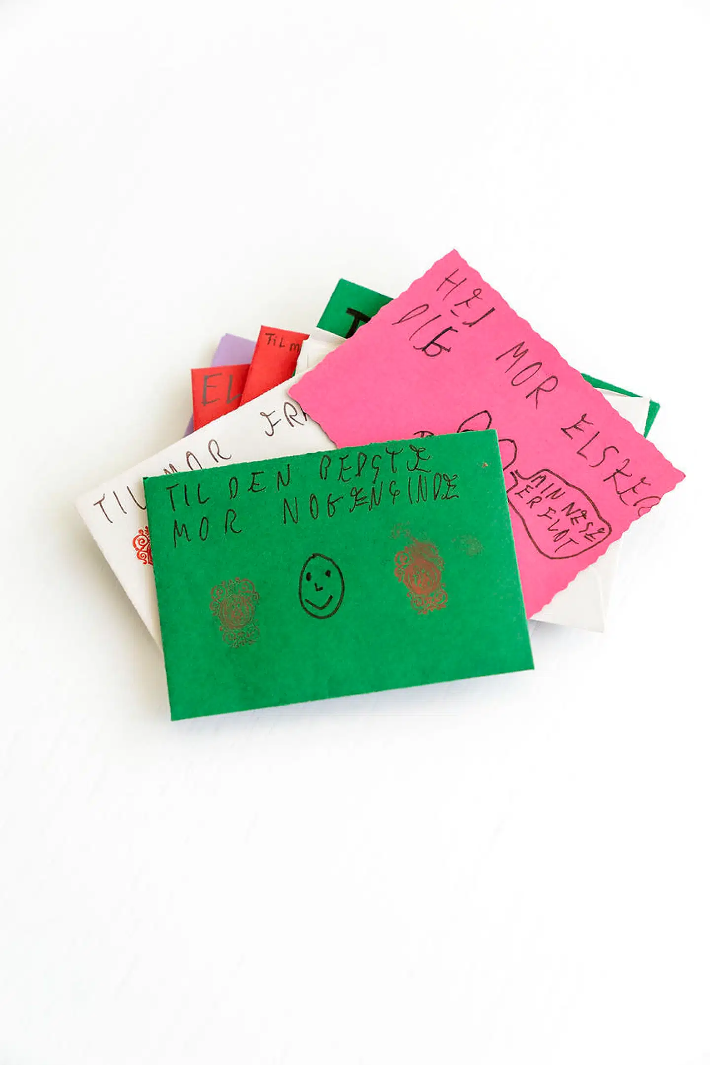 Christina Arnoldi deler sin tid mellem Danmark og Italien – og har skabt en forretning ud af at hente landlige toscanske møbler, ind i danske hjem. Her viser hun, hvilke fem ting hun selv ville redde, hvis uheldet skulle være ude.