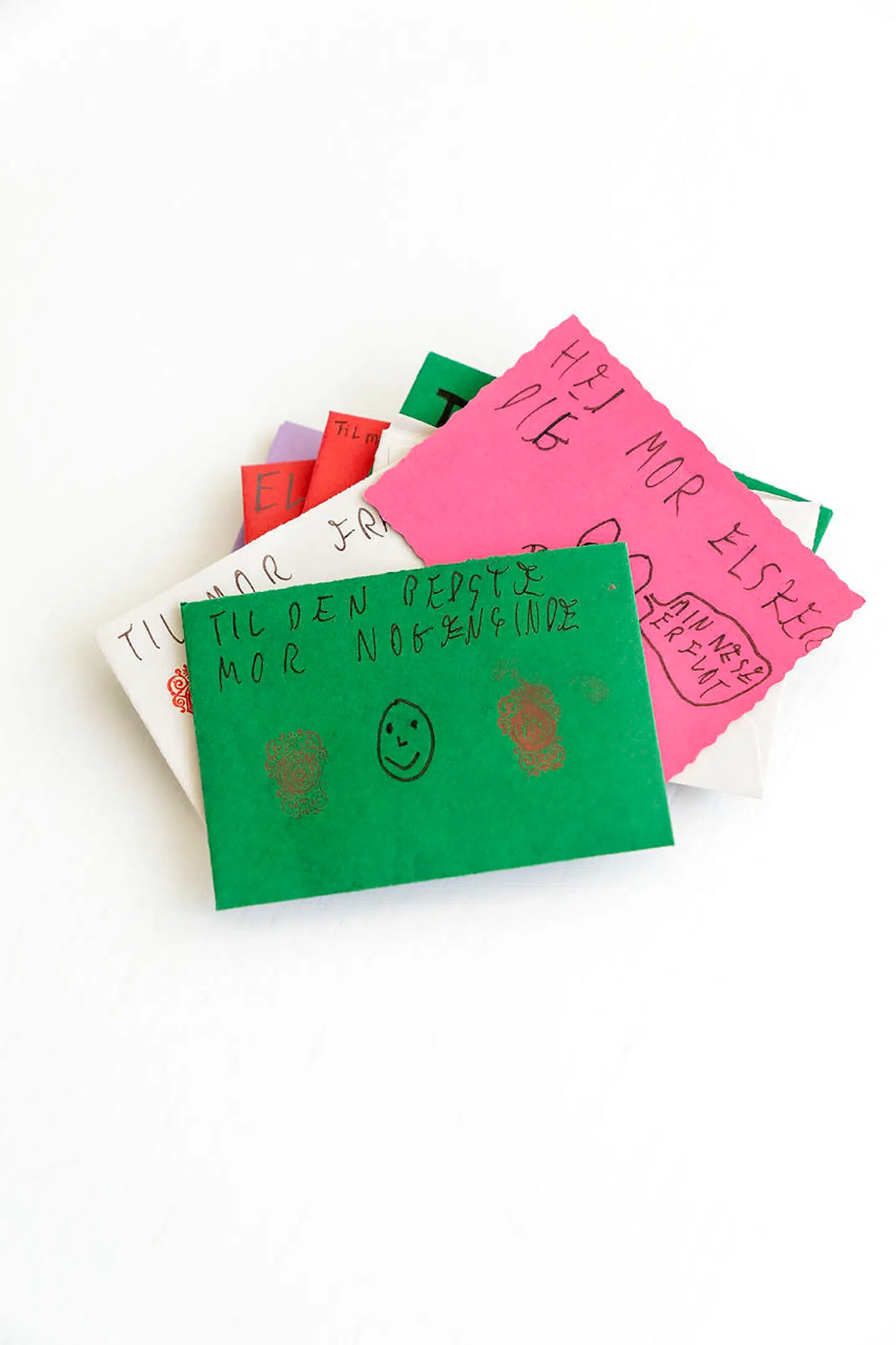 Christina Arnoldi deler sin tid mellem Danmark og Italien – og har skabt en forretning ud af at hente landlige toscanske møbler, ind i danske hjem. Her viser hun, hvilke fem ting hun selv ville redde, hvis uheldet skulle være ude.