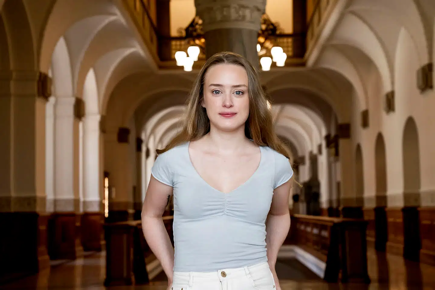 »Jeg frygter, at jeg ikke kan klare det mentalt. At jeg ikke kan holde, hvad jeg lover. Der er 179 medlemmer, som alle gerne vil kæmpe for deres sag, og det skal vi jo alle sammen. Når jeg tænker på den måde, virker fire år ikke som så meget,« siger Aki-Matilda Høegh-Dam, der er nyvalgt folketingsmedlem for Siumut.