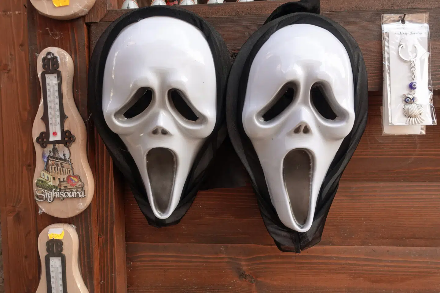 Dracula findes i et utal af mere eller mindre skrækindjagende udgaver overalt i Transsylvaniens byer.