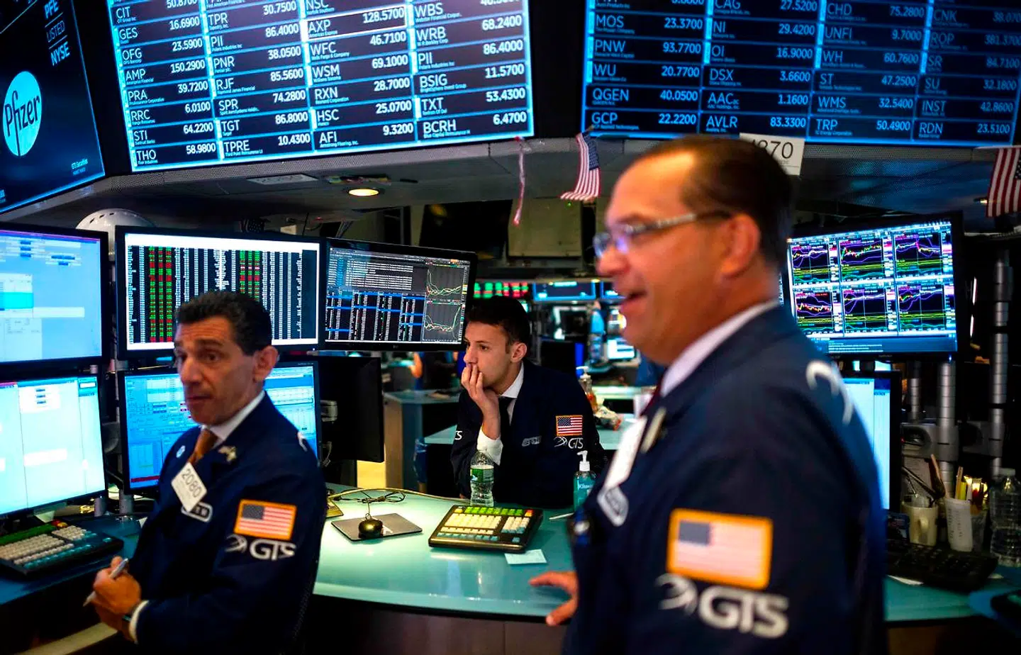 Hedgefonde satser ifølge Bloomberg News på, at Sydbank fortsat vil have store problemer med at få aktien på ret køl igen.